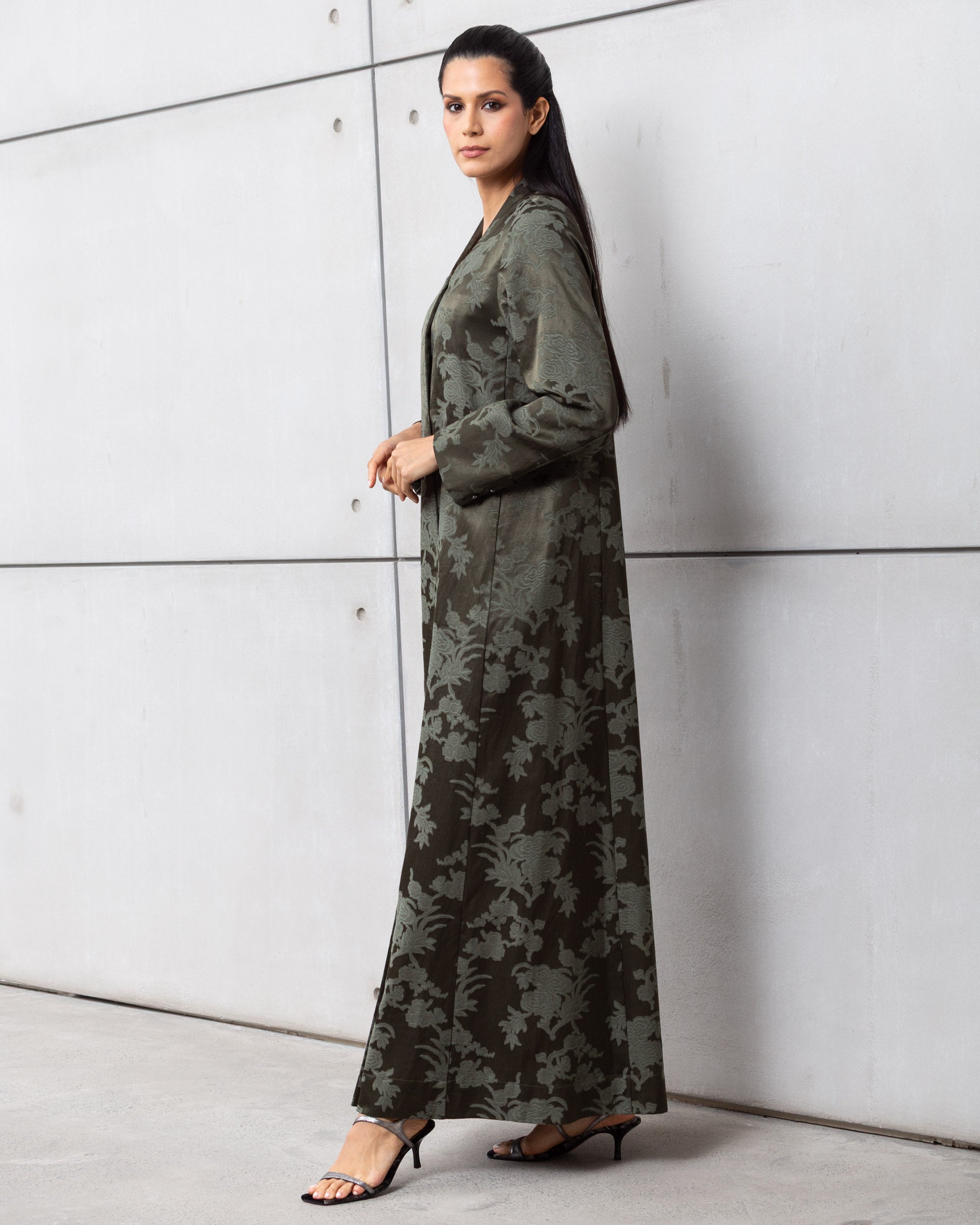 Straight Jacquard Floral Abaya in Green
