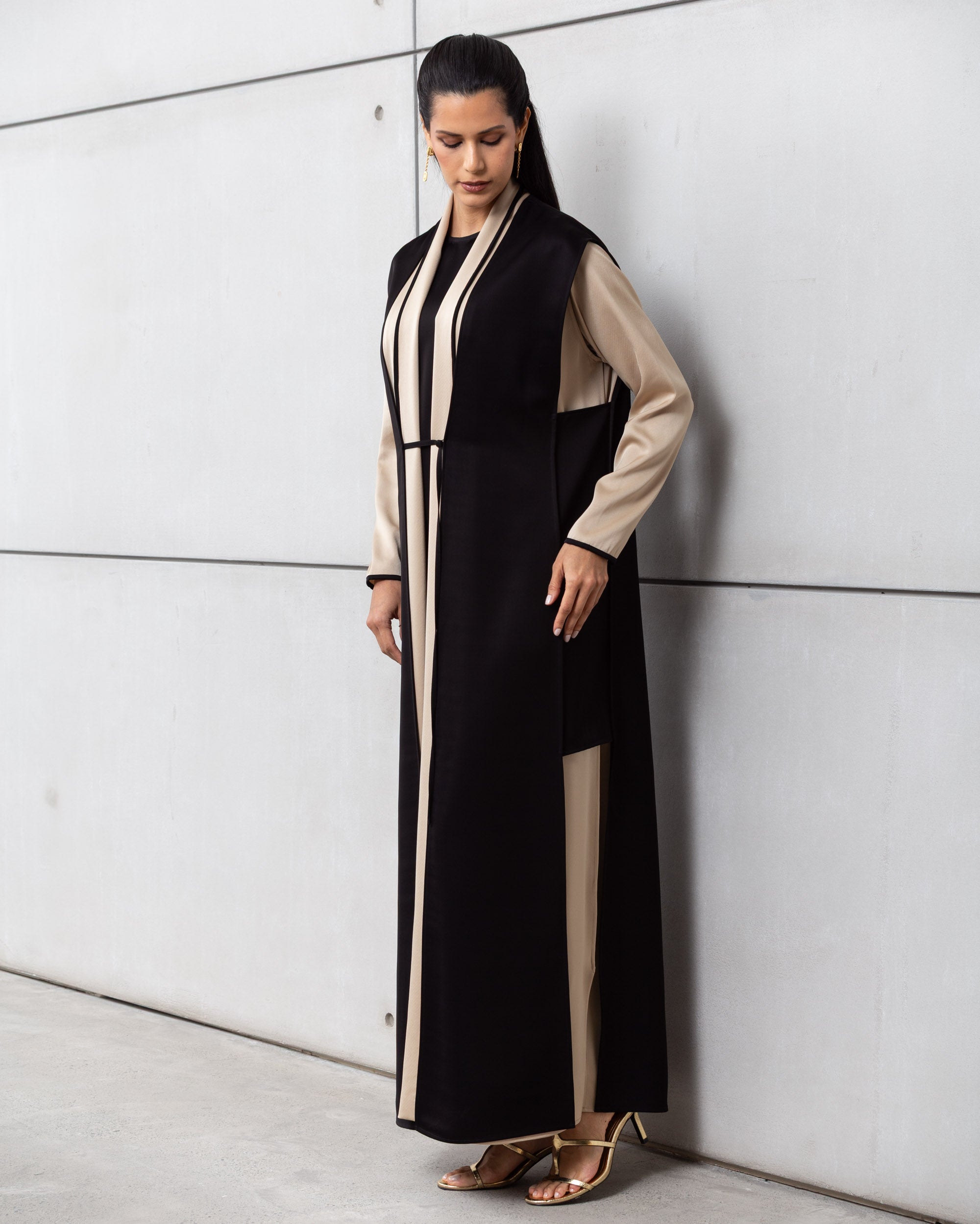 Set: Sand Loose Cut Abaya with Black Cardigan RTW