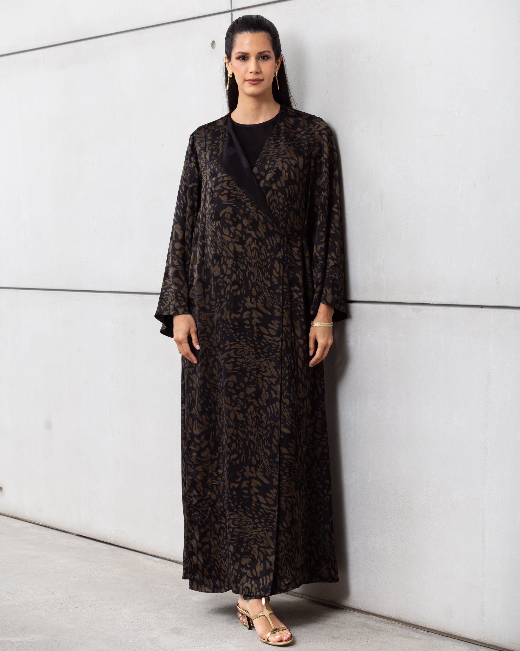 Side Tie Abaya in Golden Black