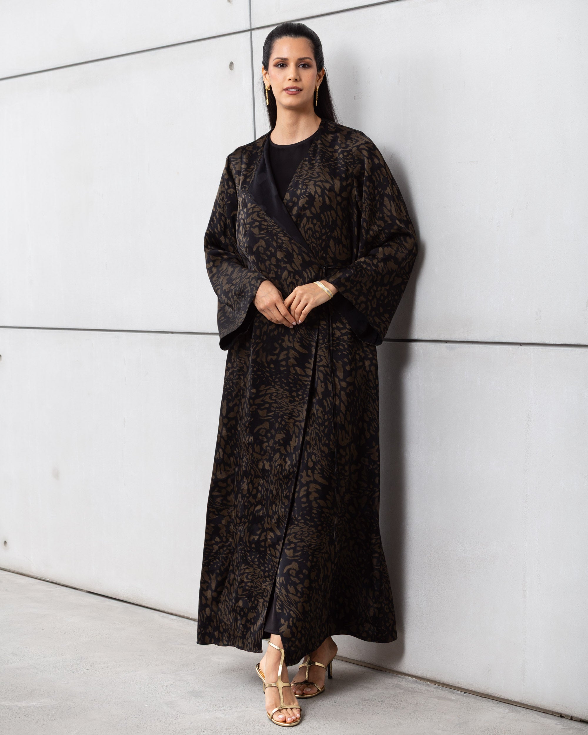 Side Tie Abaya in Golden Black