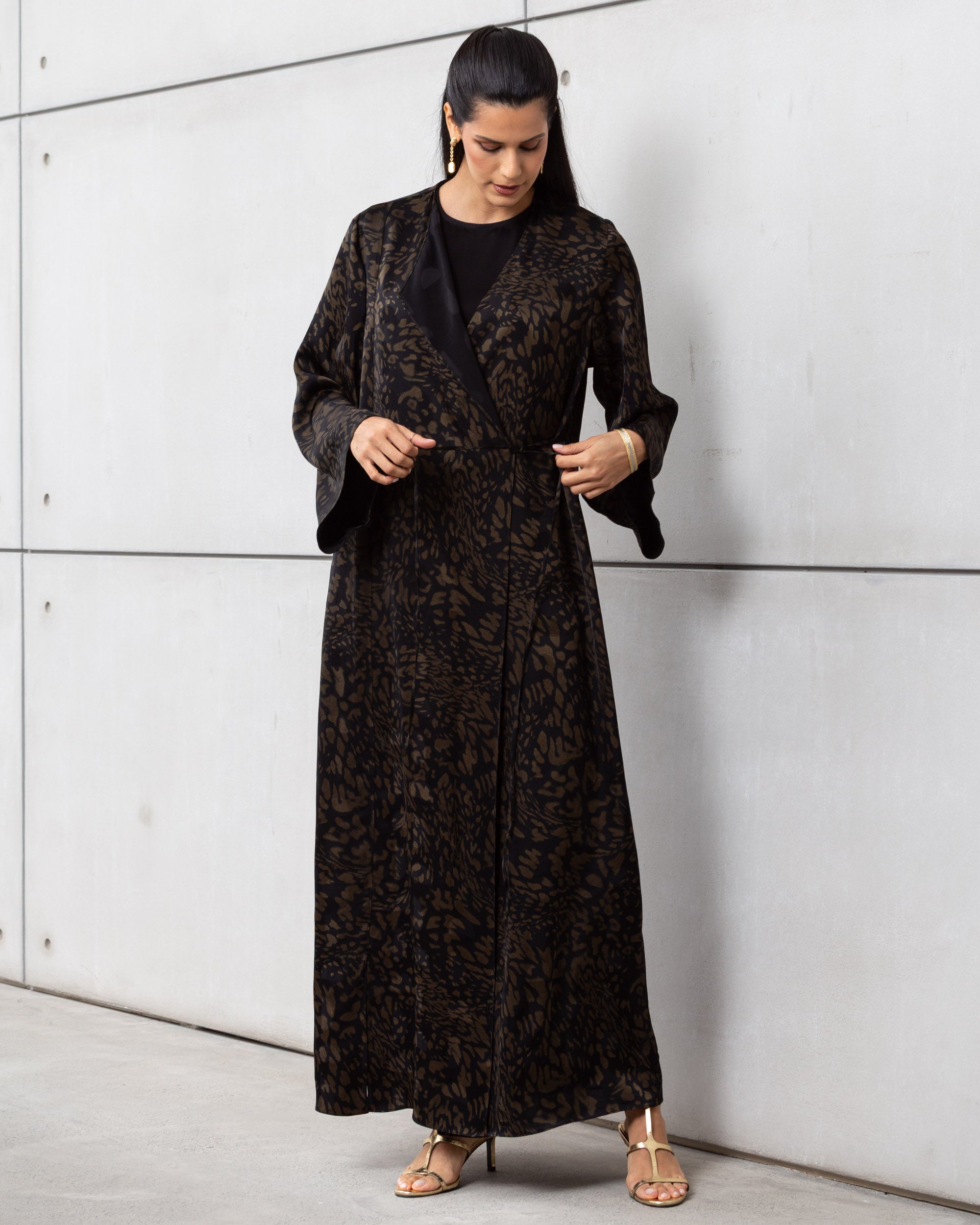 Side Tie Abaya in Golden Black