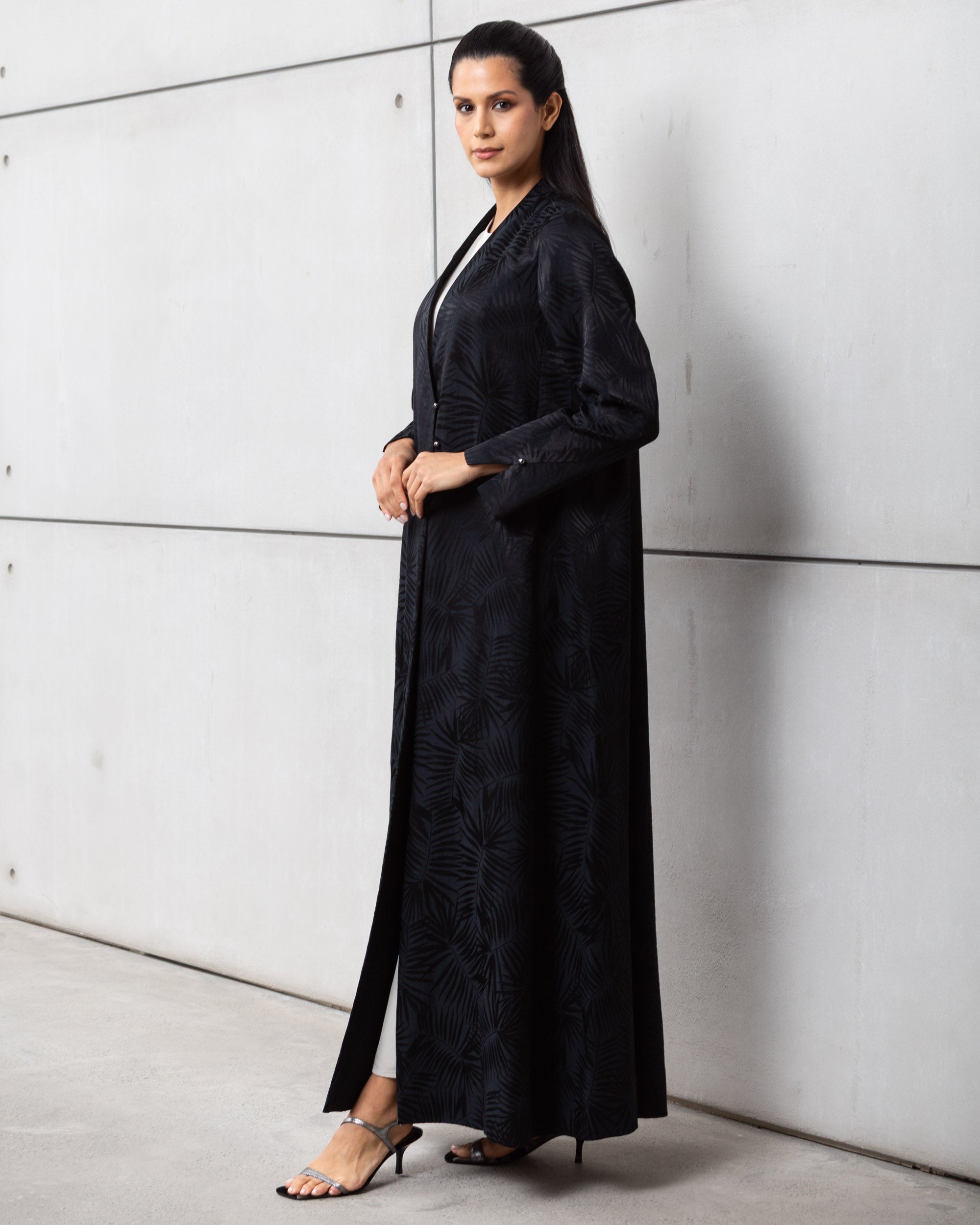 Double Button Palm Pattern Jacquard Abaya in Black RTW