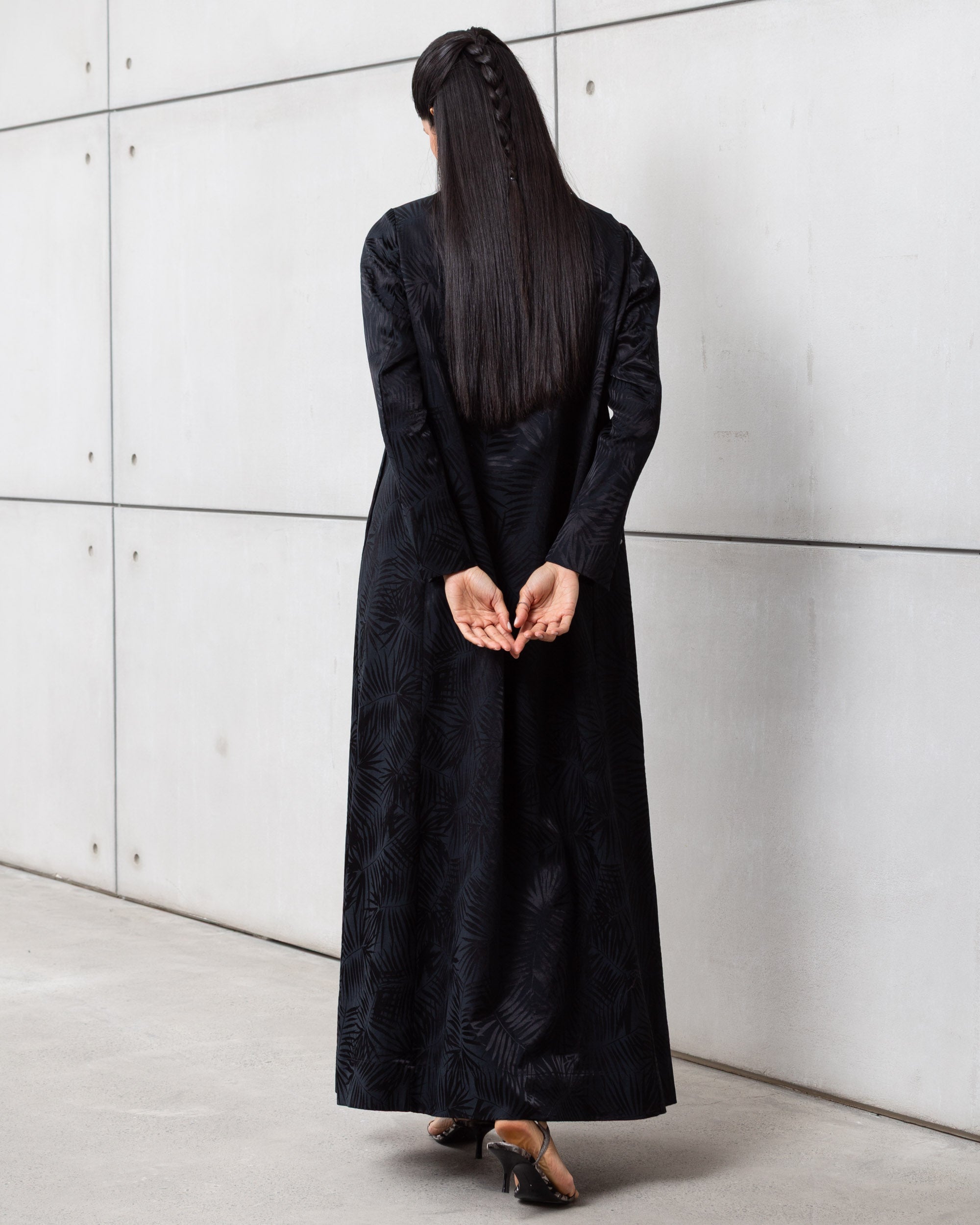 Double Button Palm Pattern Jacquard Abaya in Black RTW