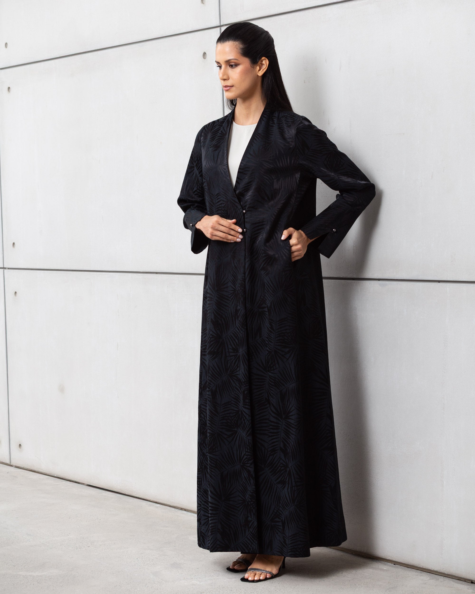 Double Button Palm Pattern Jacquard Abaya in Black RTW