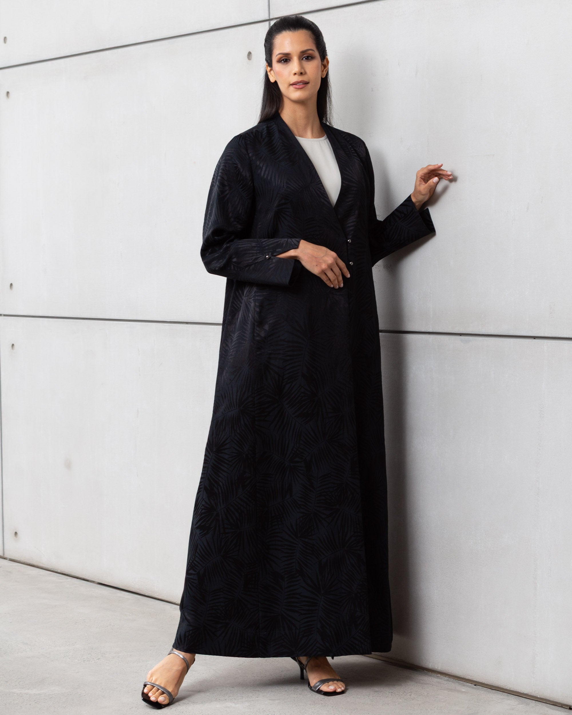 Double Button Palm Pattern Jacquard Abaya in Black RTW