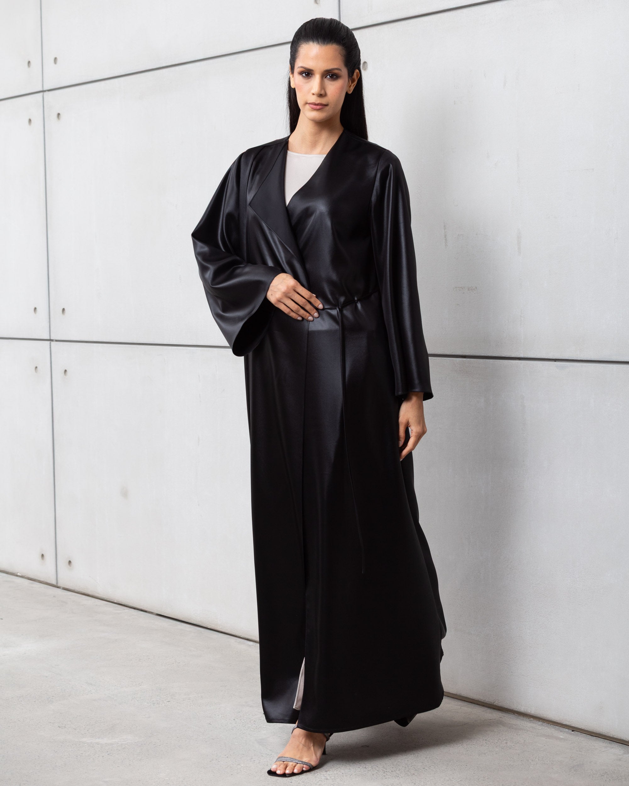 Side Tie Abaya in Black