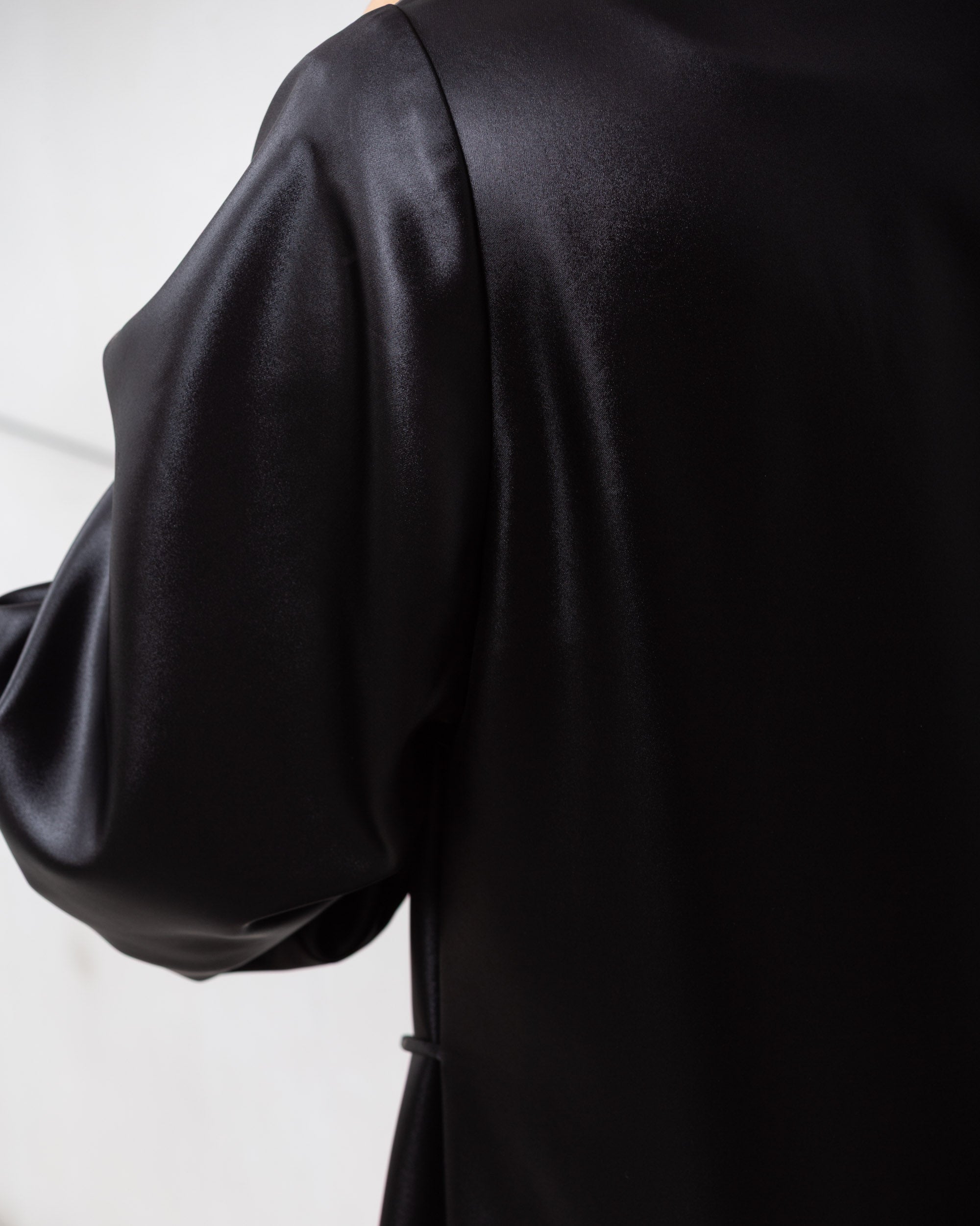 Side Tie Abaya in Black