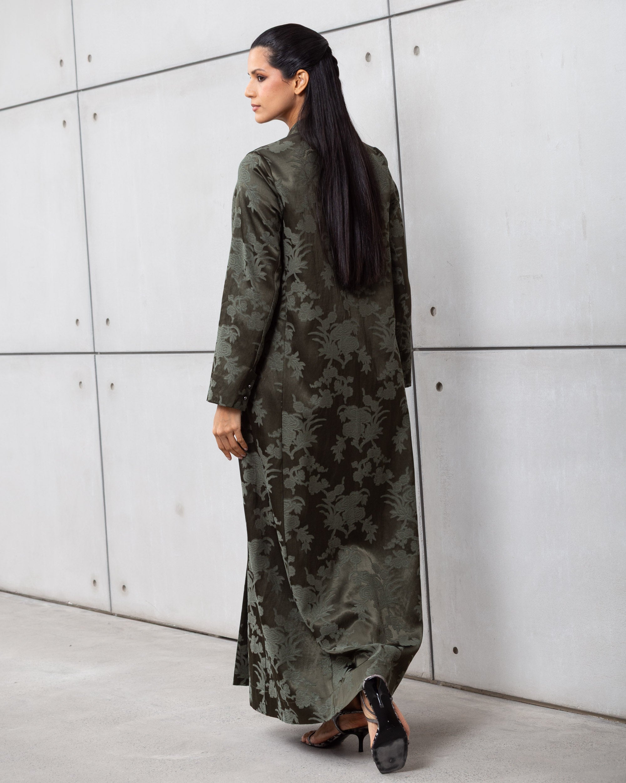 Straight Jacquard Floral Abaya in Green