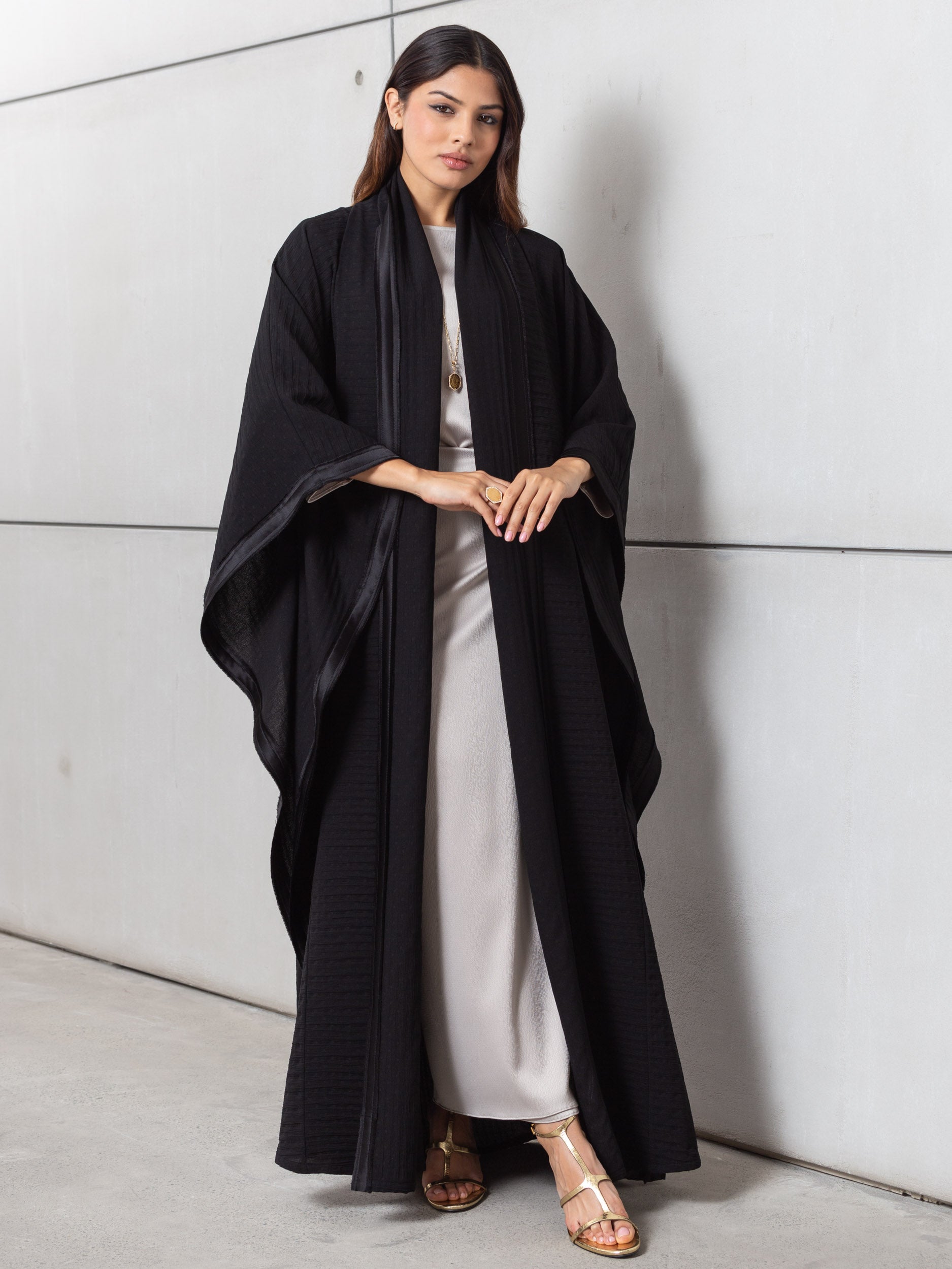 Flow Abaya with Satin in Black