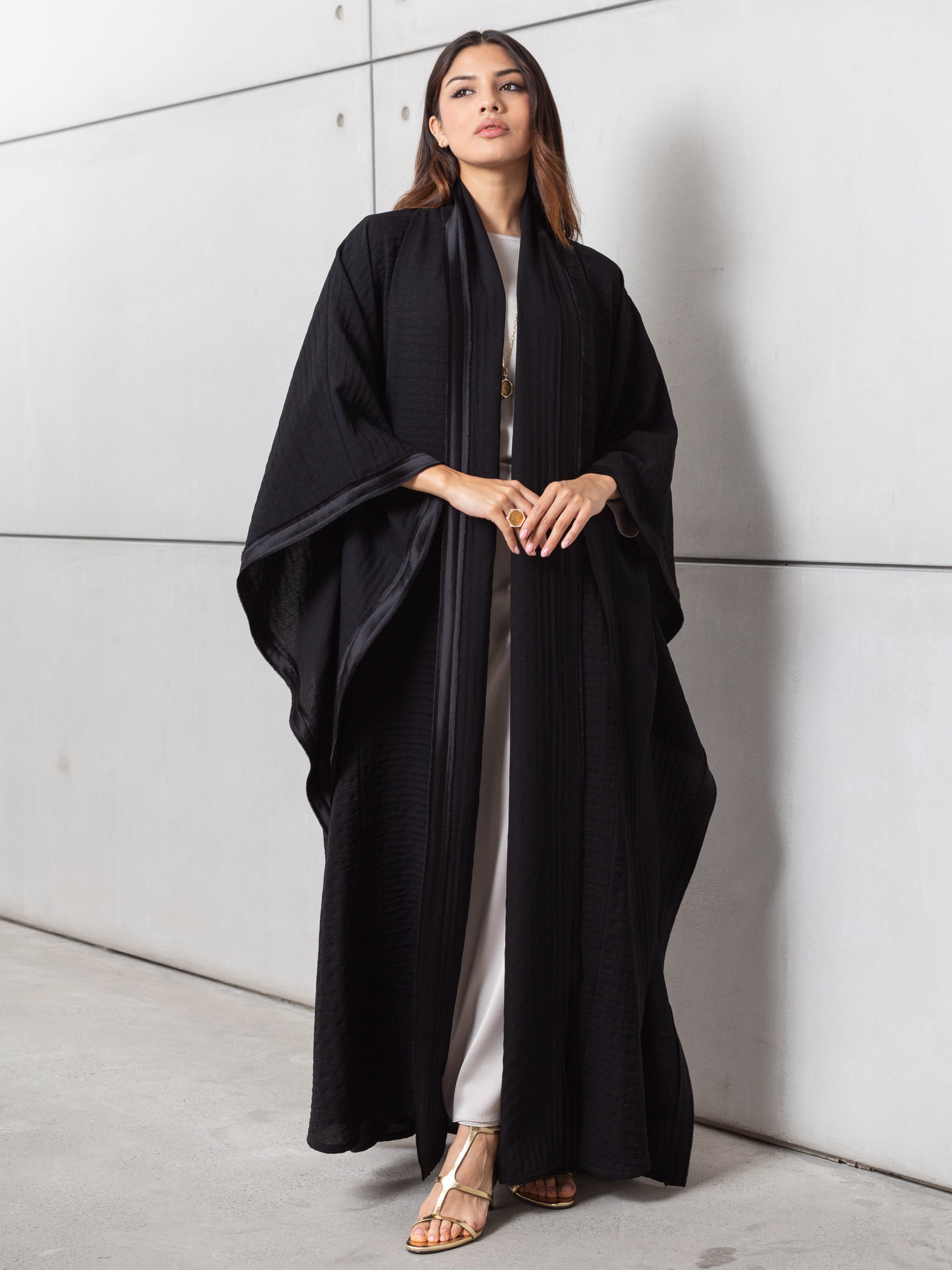 Flow Abaya with Satin in Black