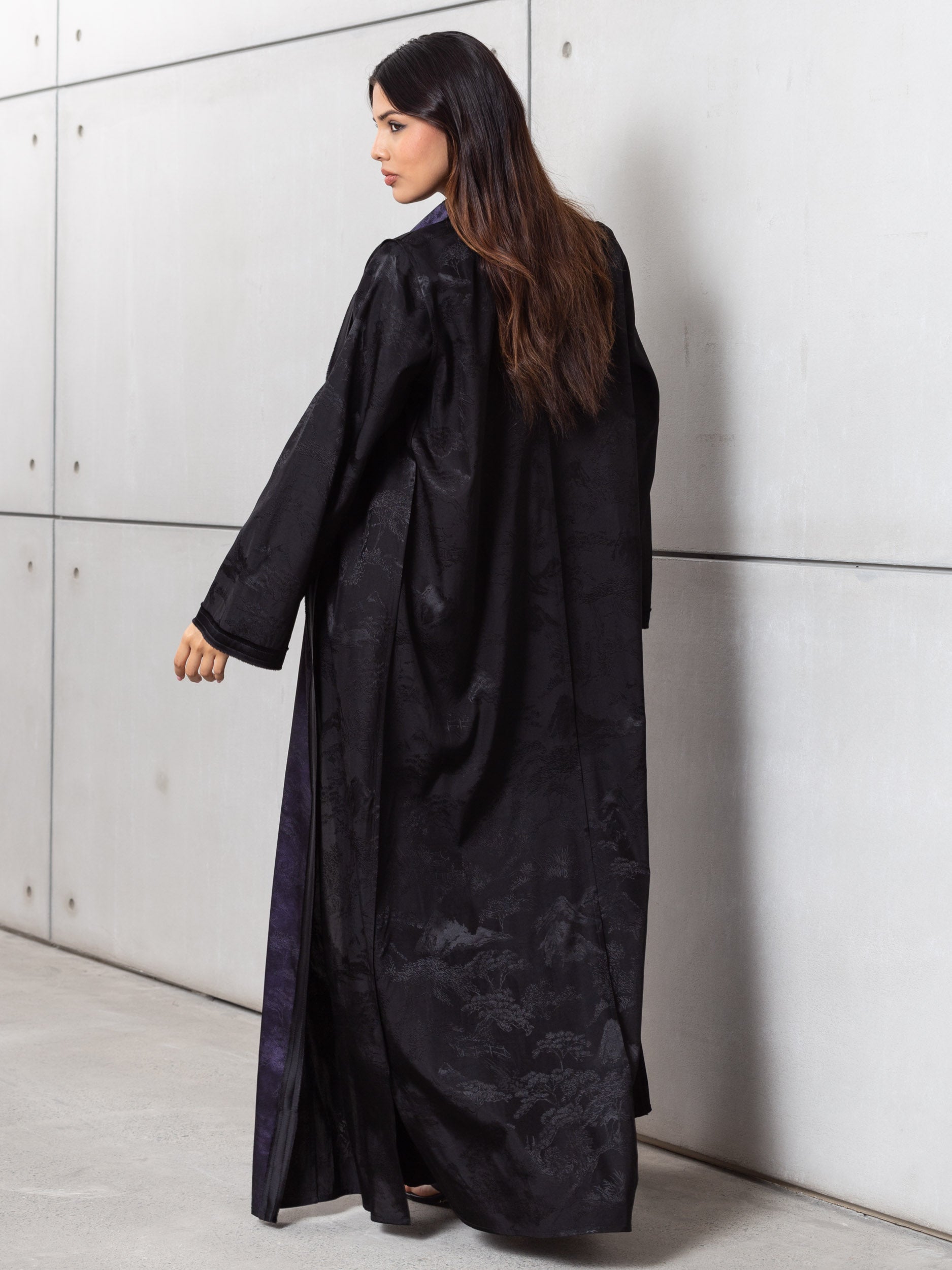 Reversible Abaya in Black & Plum