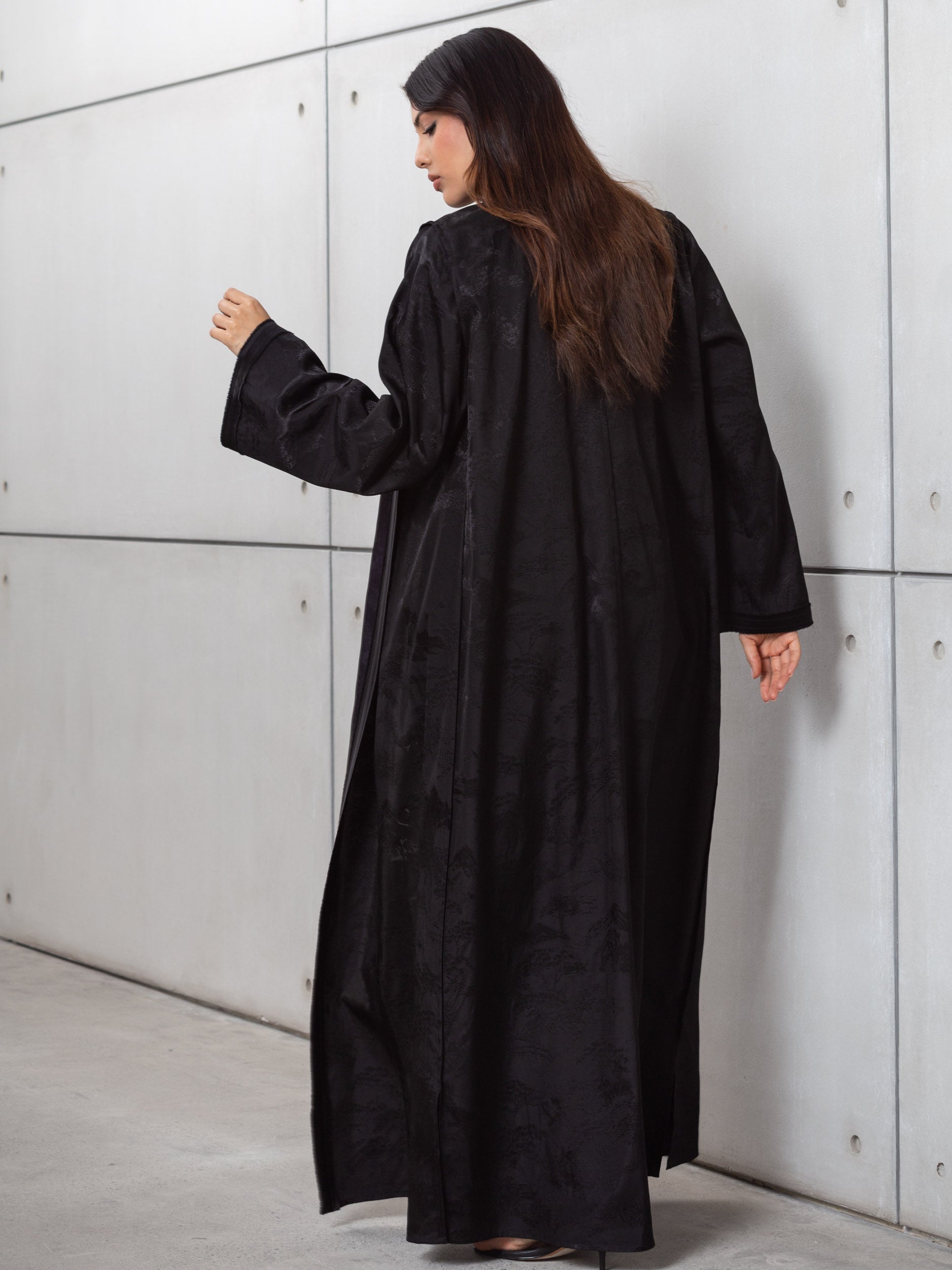 Reversible Abaya in Black & Plum