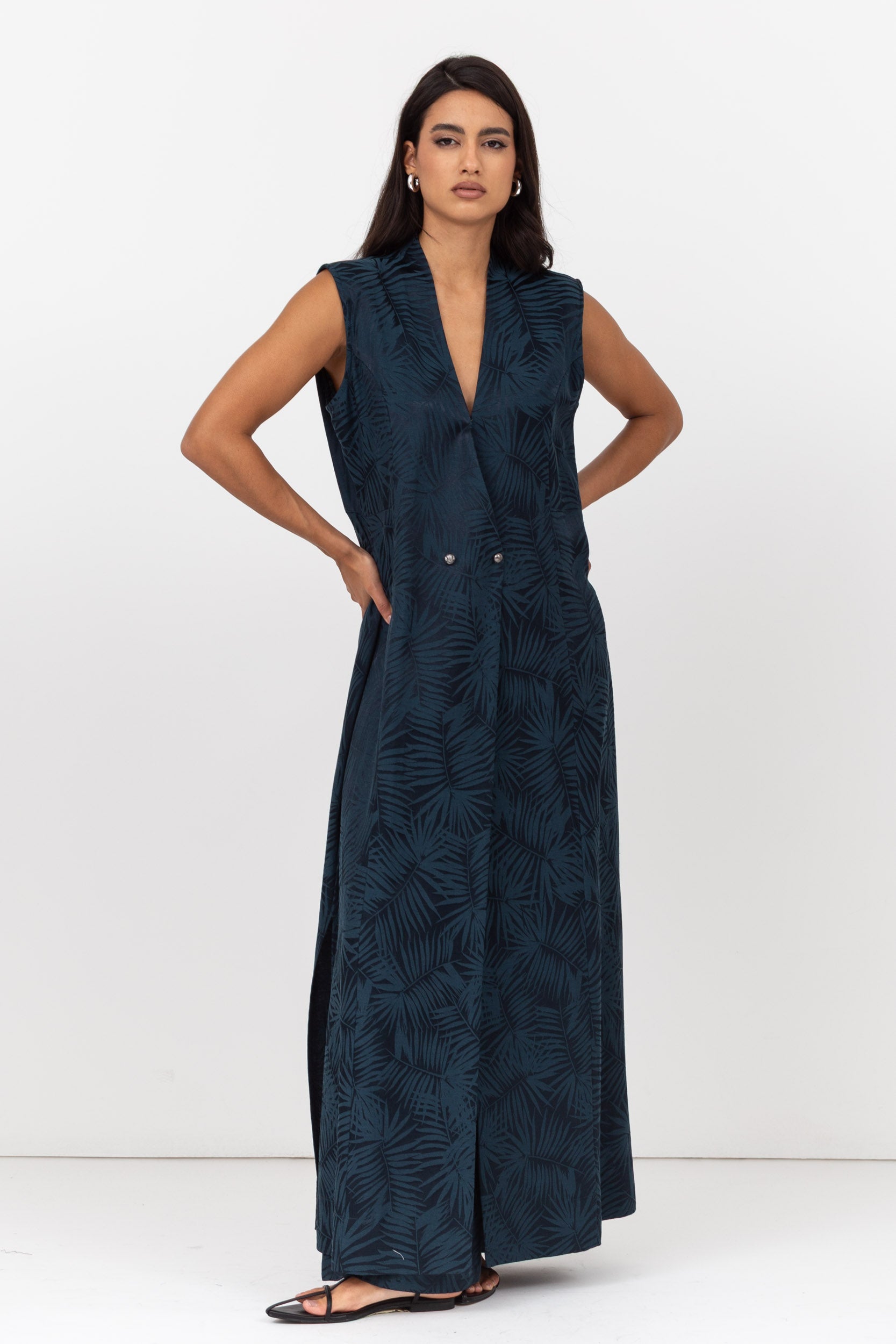 Travel Set : Sleeveless Long Jacket and Pants in Blue Jacquard Satin
