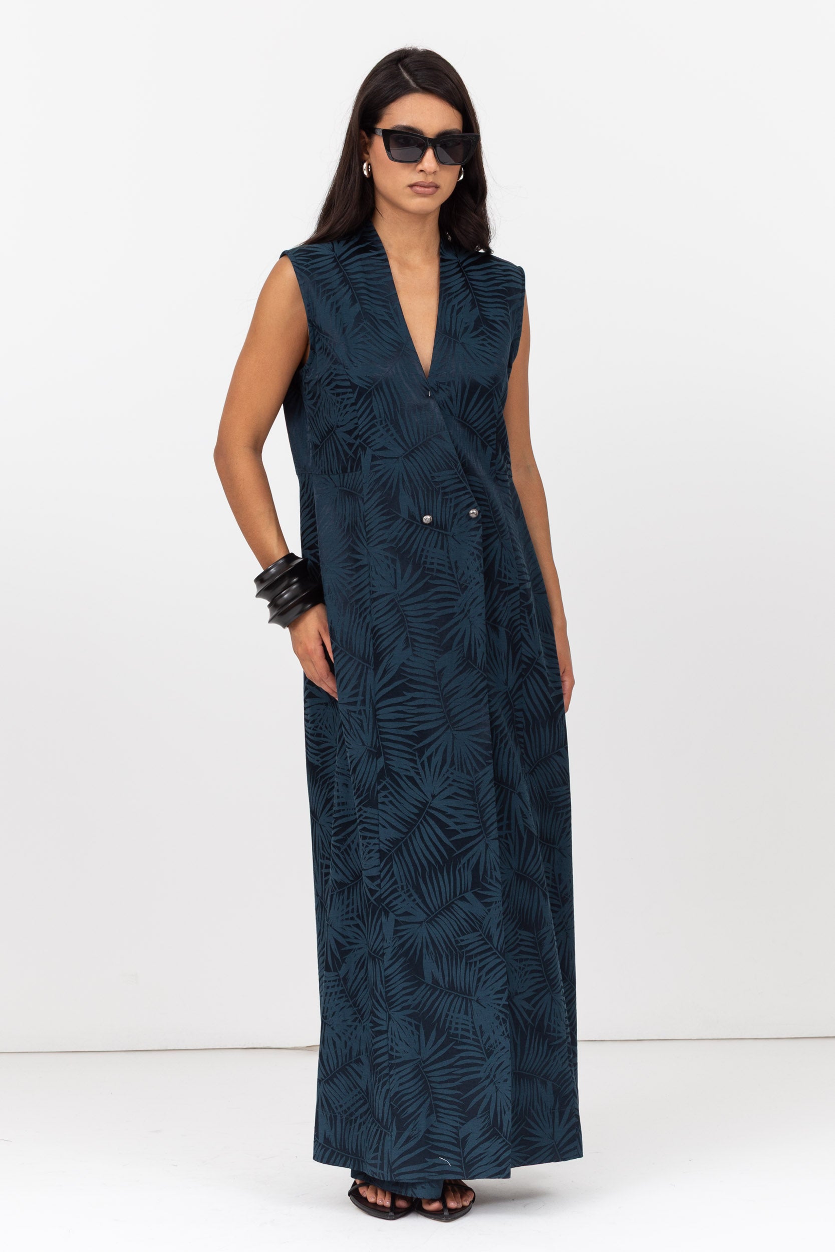 Travel Set : Sleeveless Long Jacket and Pants in Blue Jacquard Satin