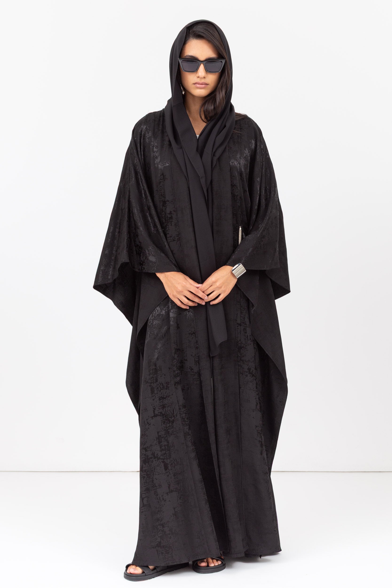 Flow Abaya in Jacquard Black with Metallic Tassel RTW