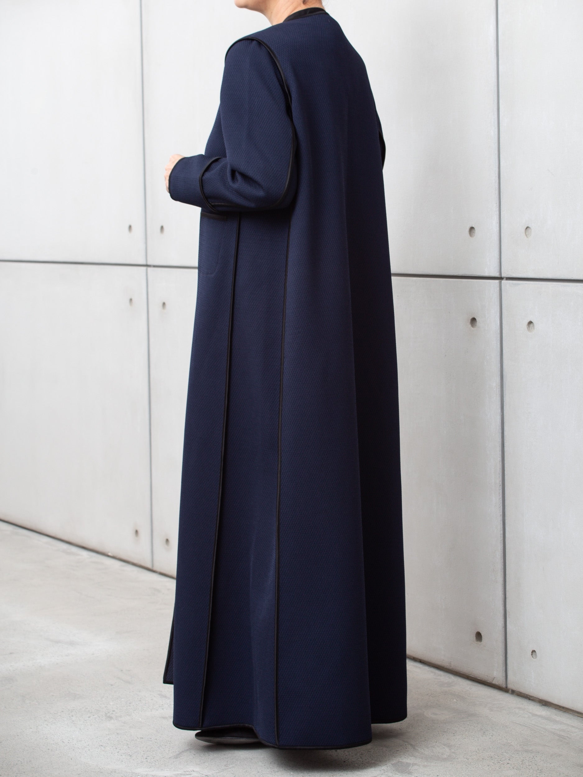 Textured Contrast Abaya In Blue