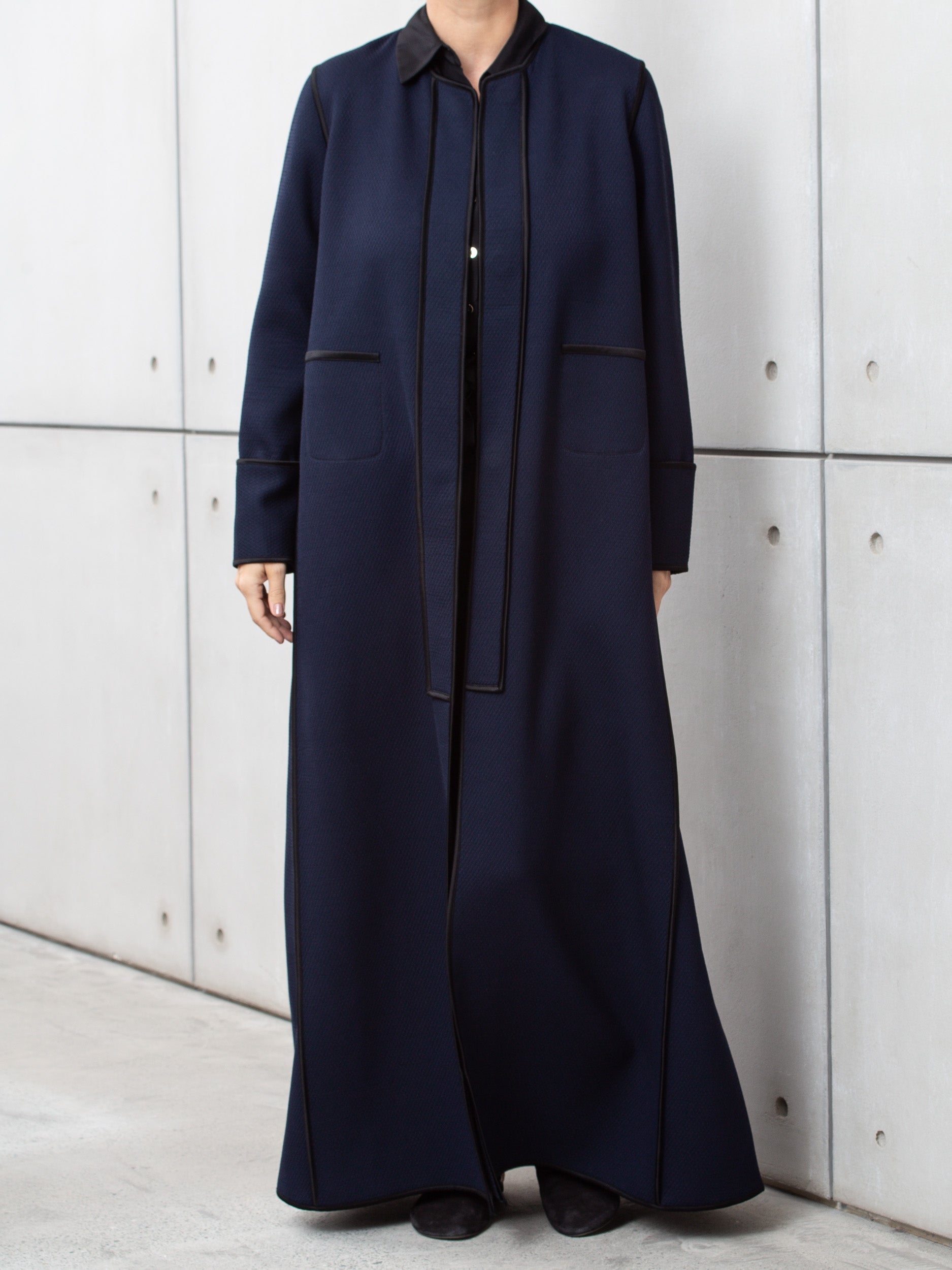 Textured Contrast Abaya In Blue