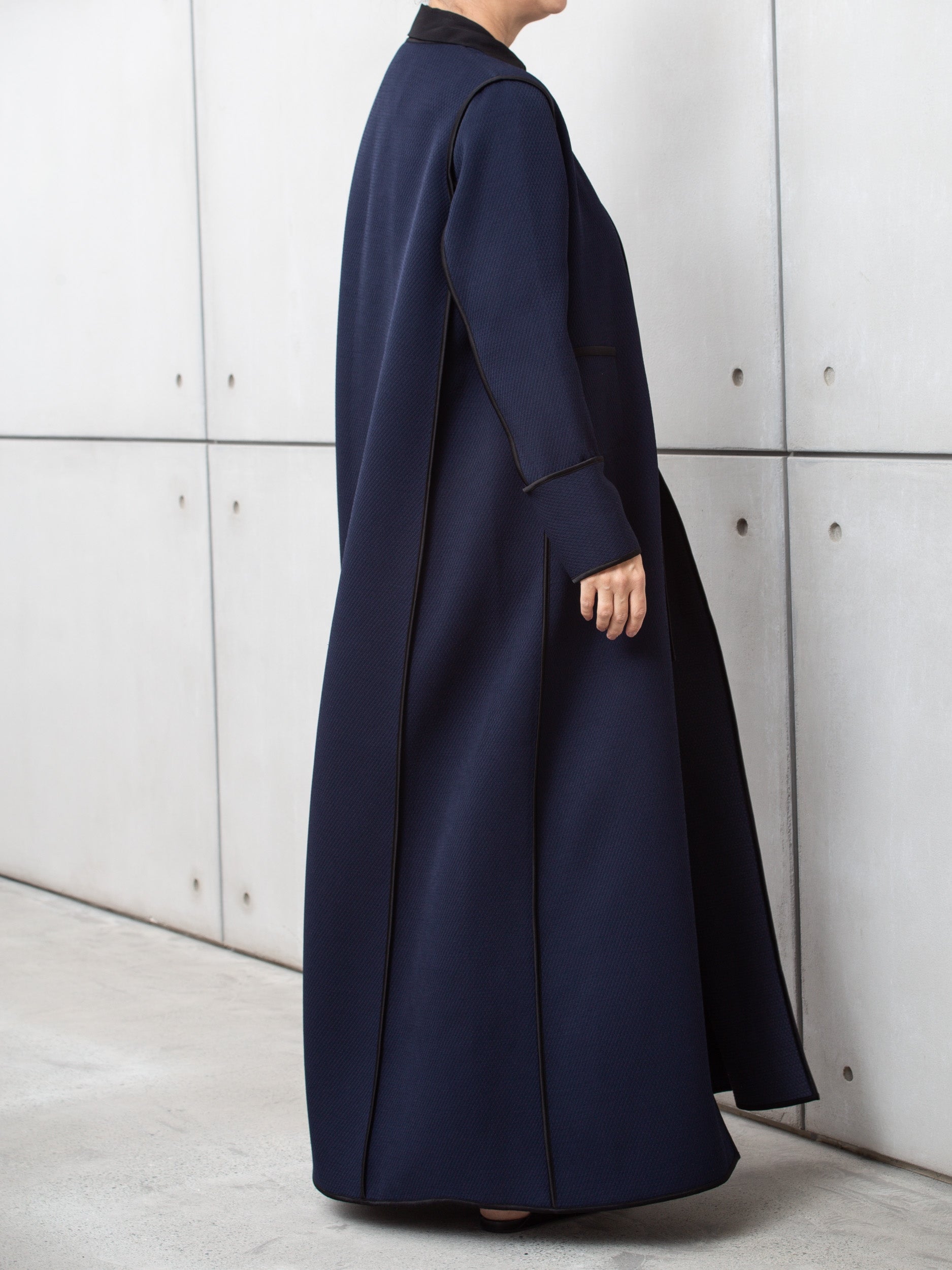 Textured Contrast Abaya In Blue