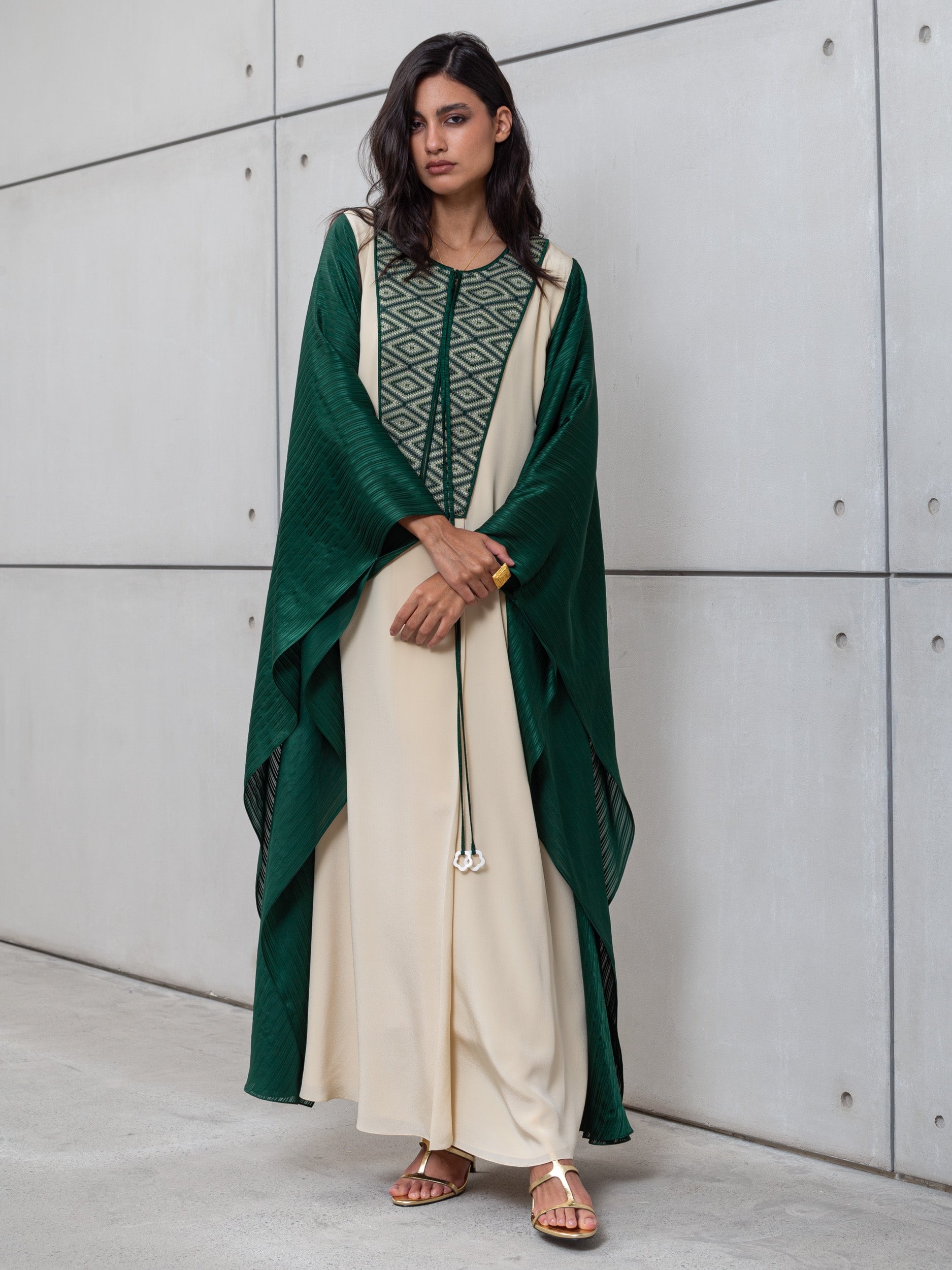 FLOWY KAFTAN IN EMERALD GREEN- BEIGE