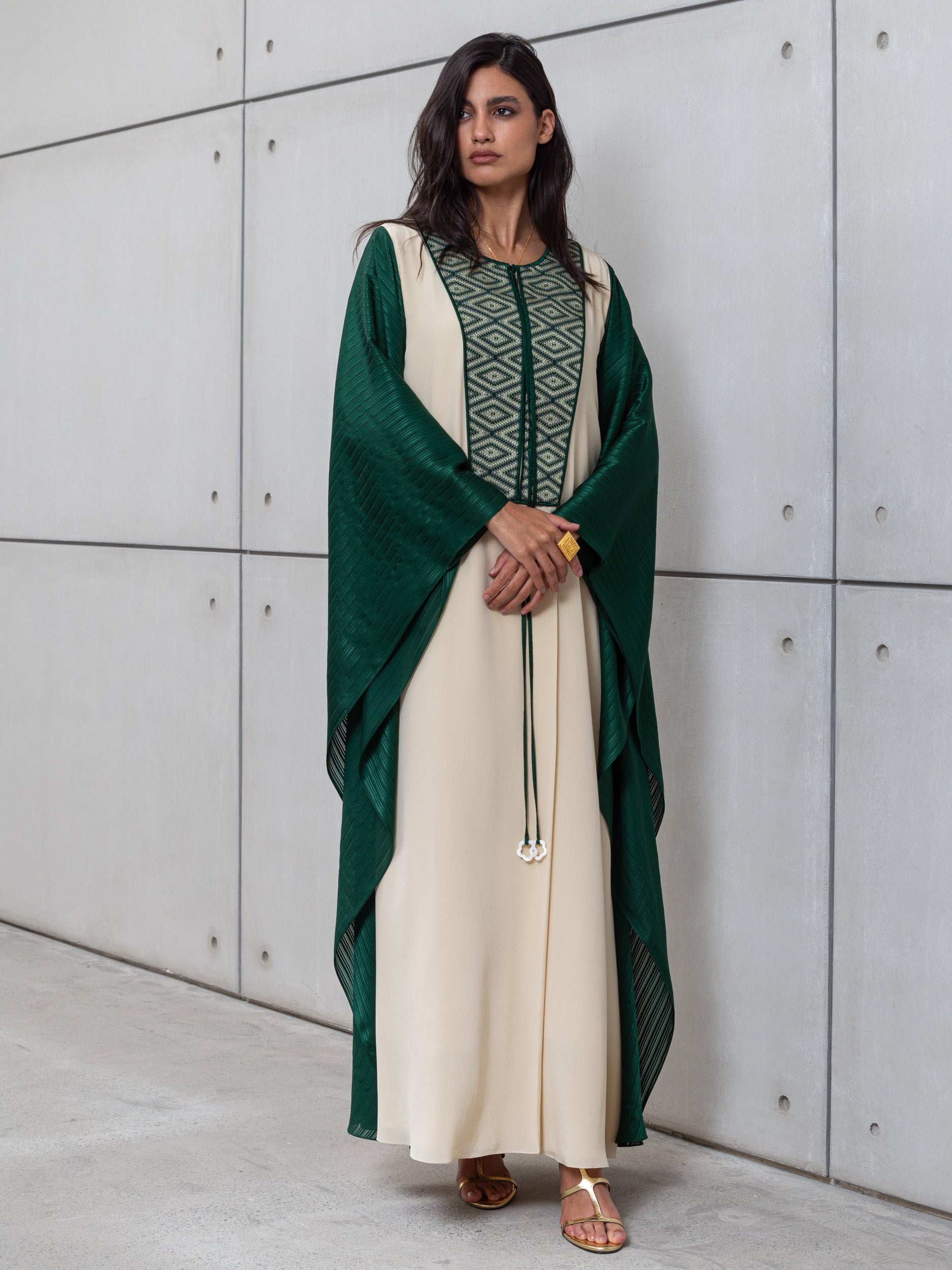 FLOWY KAFTAN IN EMERALD GREEN- BEIGE