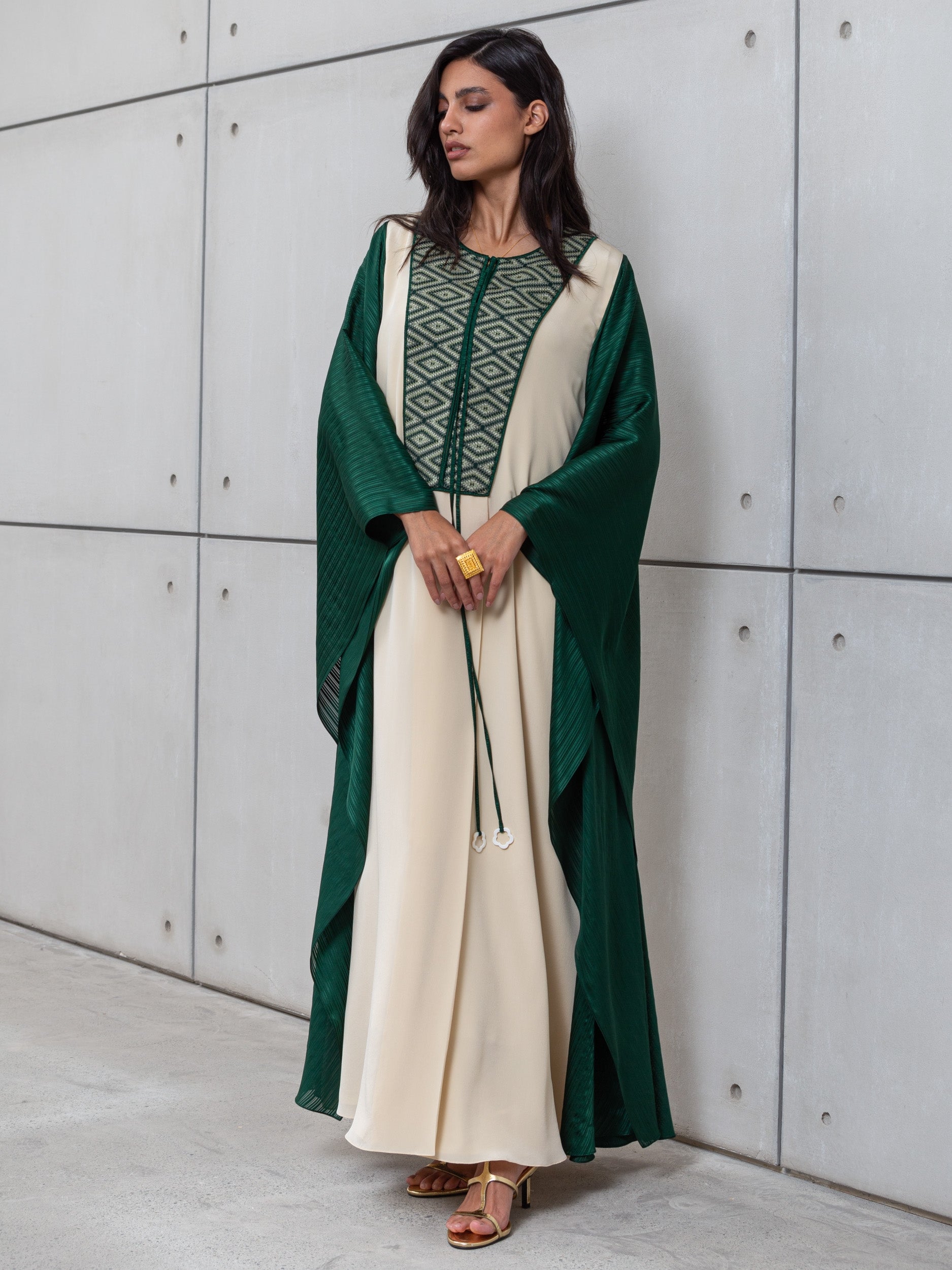 FLOWY KAFTAN IN EMERALD GREEN- BEIGE