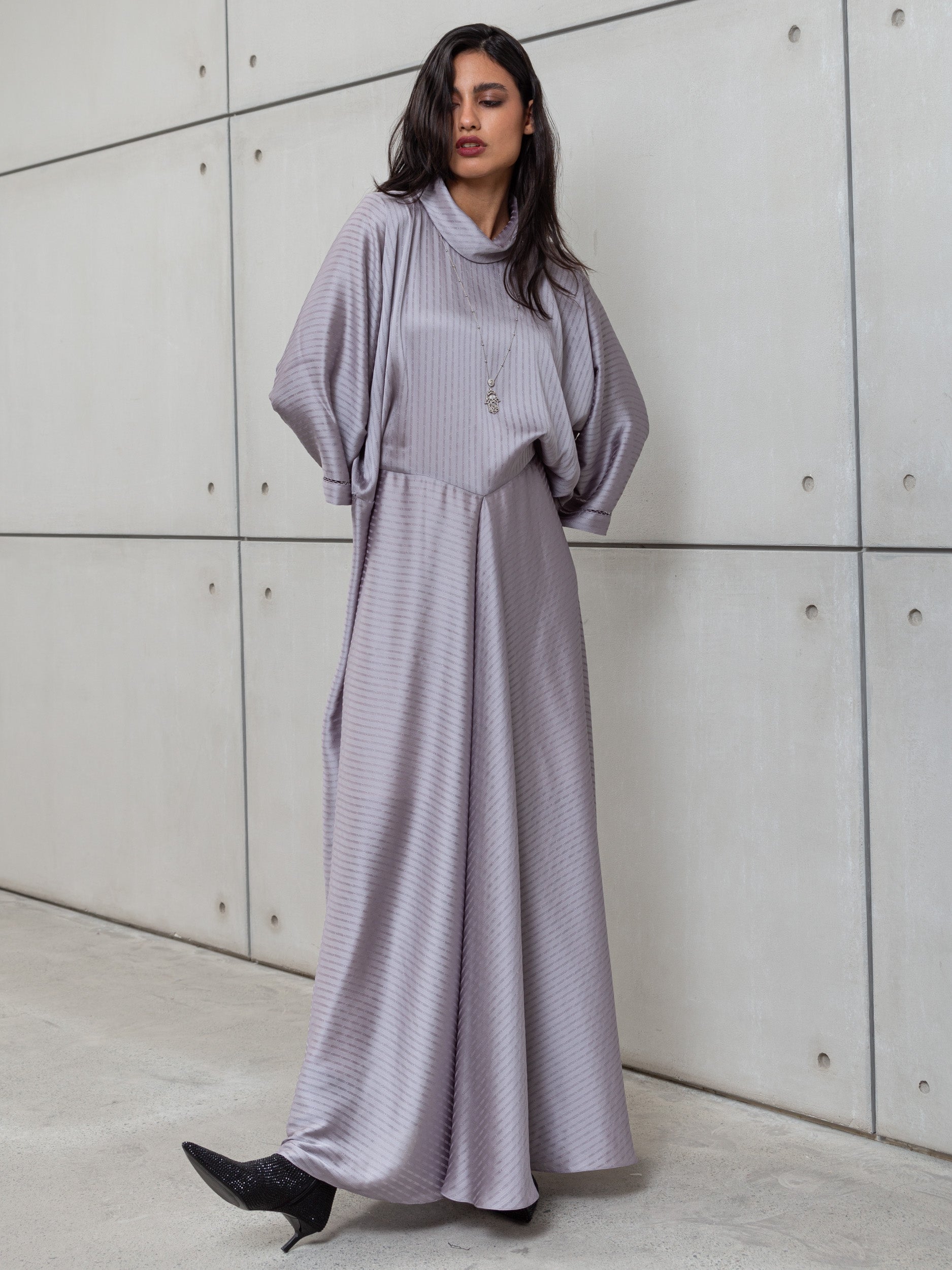 LOOSE STRIPE KAFTAN IN GREY