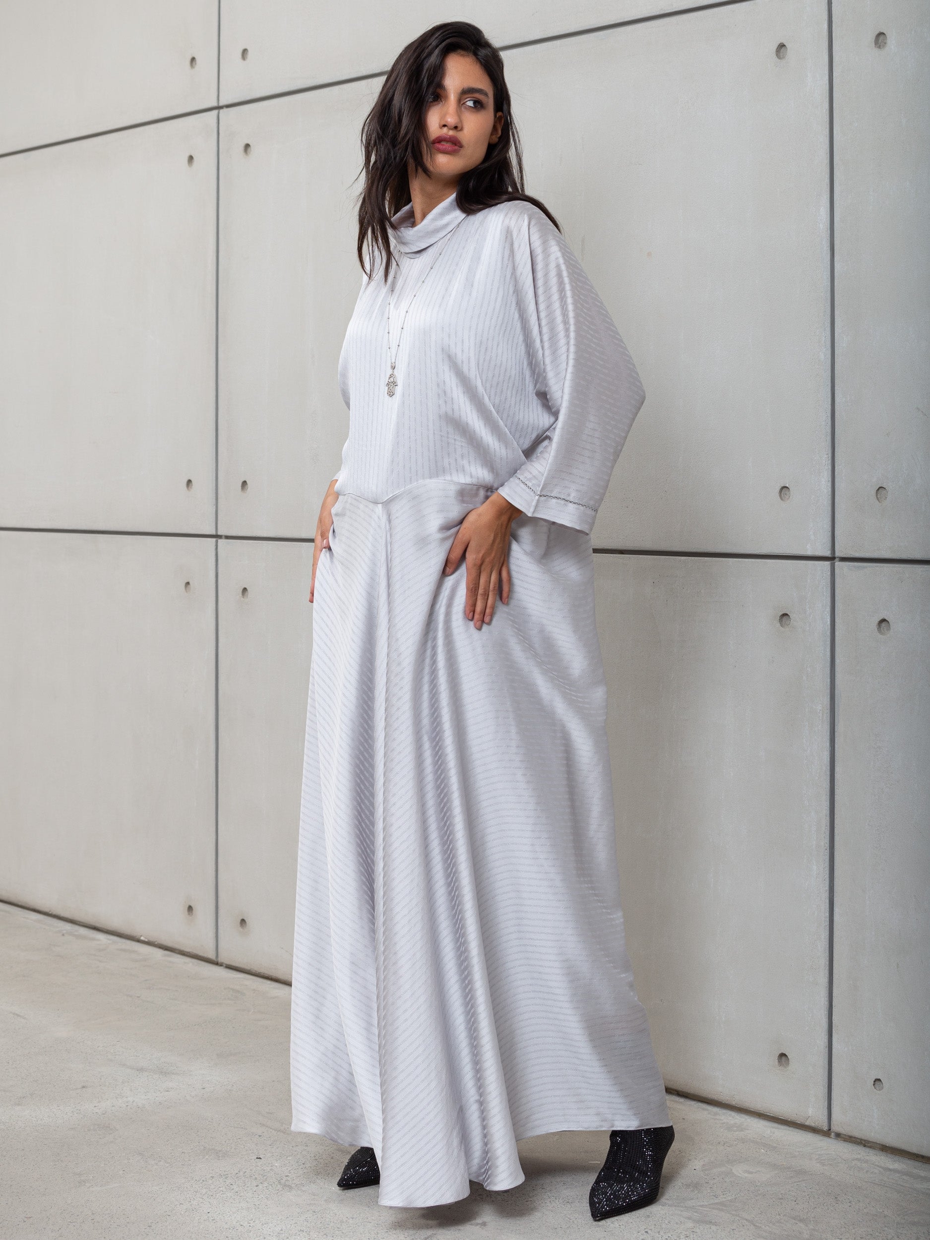 LOOSE STRIPE KAFTAN IN WHITE