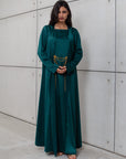 KAFTAN IN POLISHED GREEN WITH CHAIN DETAILING