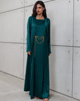 KAFTAN IN POLISHED GREEN WITH CHAIN DETAILING