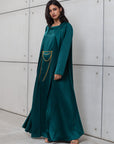 KAFTAN IN POLISHED GREEN WITH CHAIN DETAILING