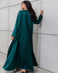 KAFTAN IN POLISHED GREEN WITH CHAIN DETAILING