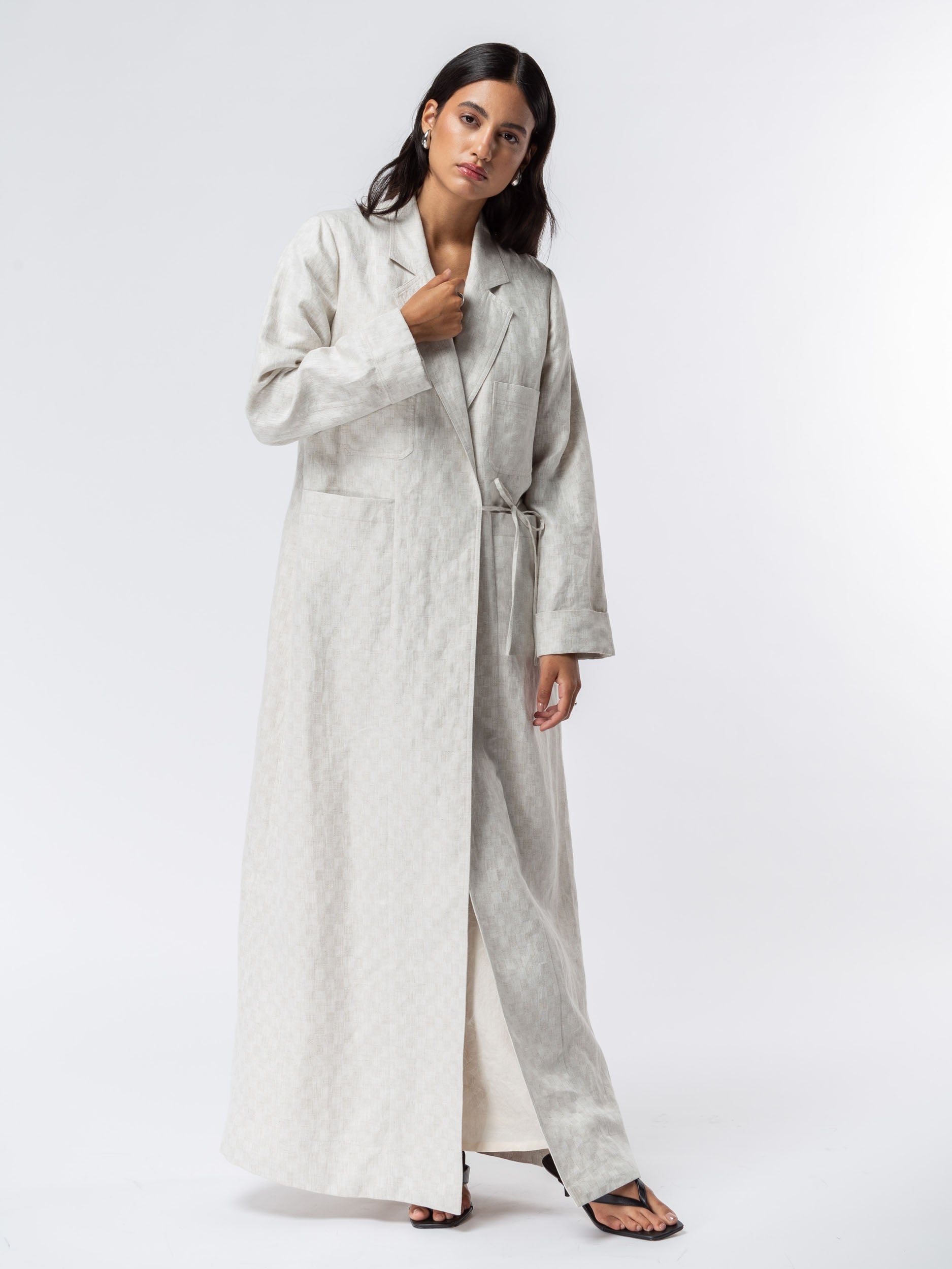 Suit Pocket Abaya in Checkered Oat