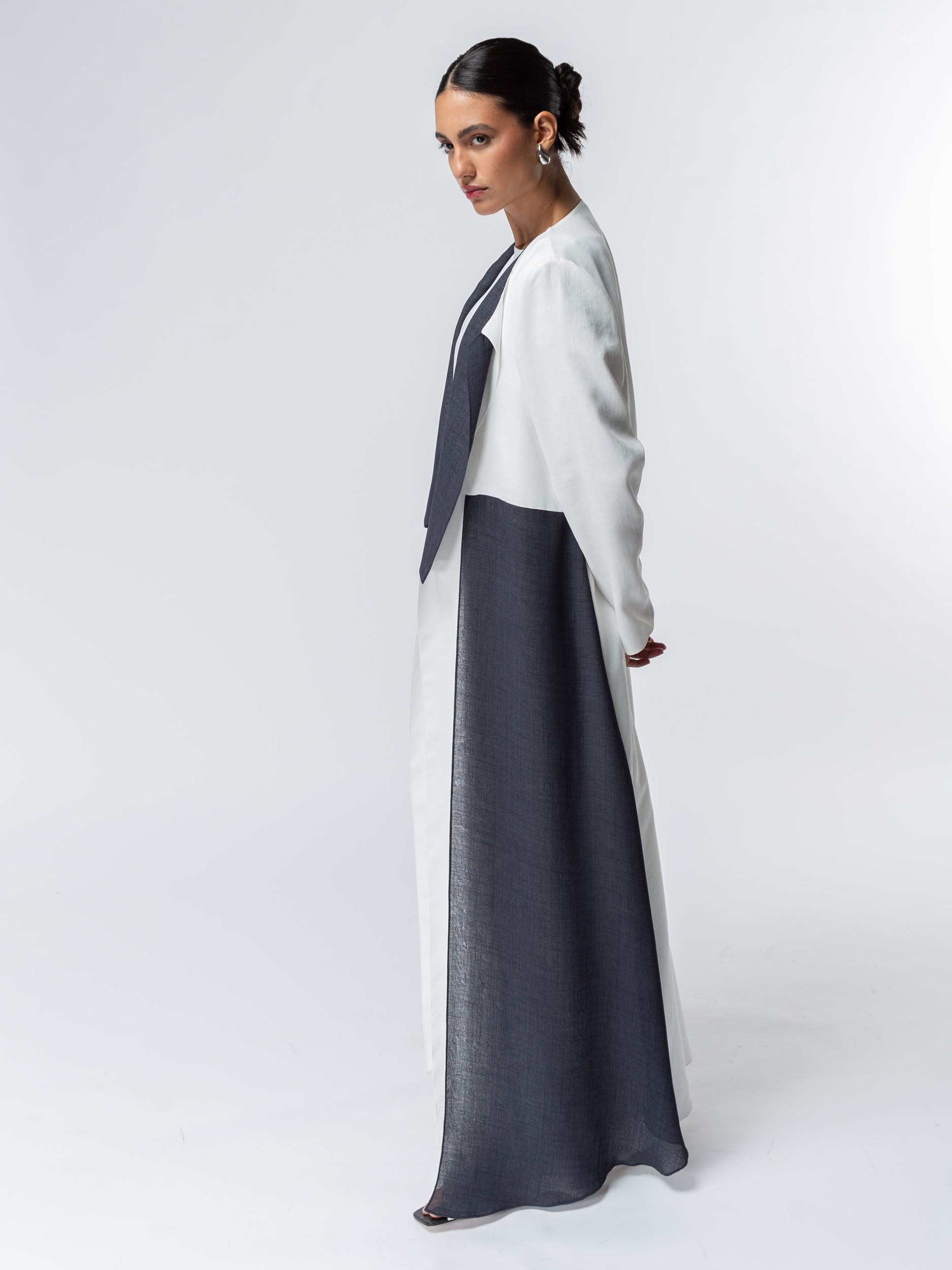 Layer Abaya in White with Navy