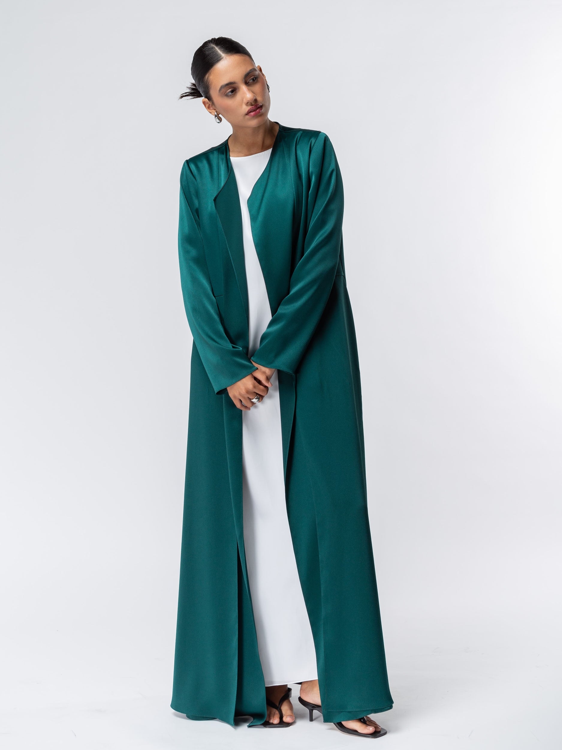 Polished Layer Abaya in Emerald Green