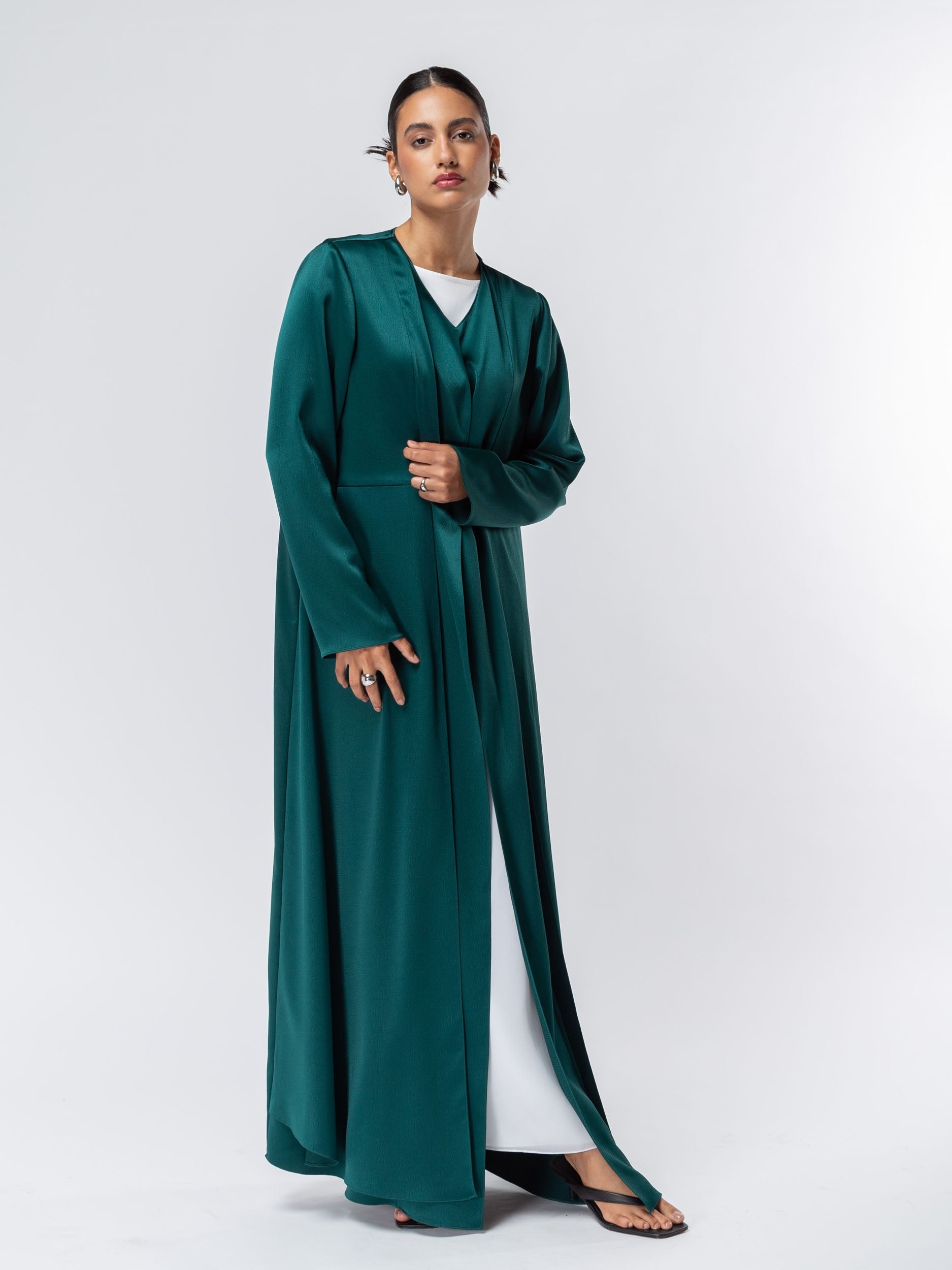 Polished Layer Abaya in Emerald Green