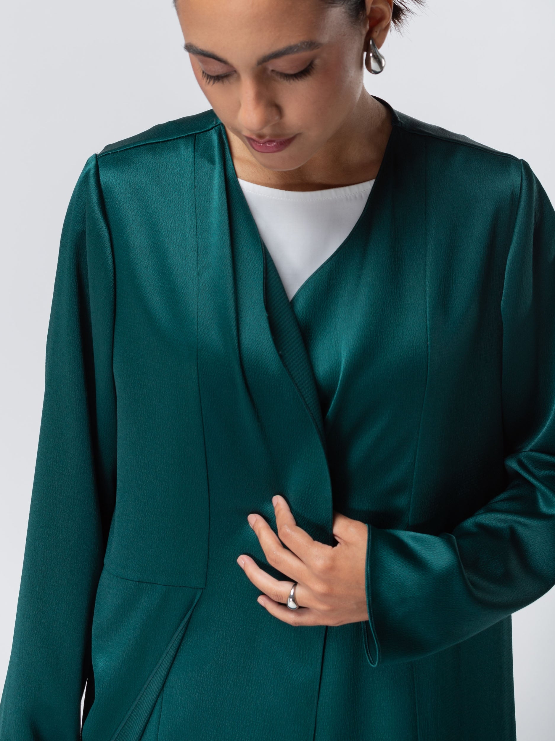 Polished Layer Abaya in Emerald Green