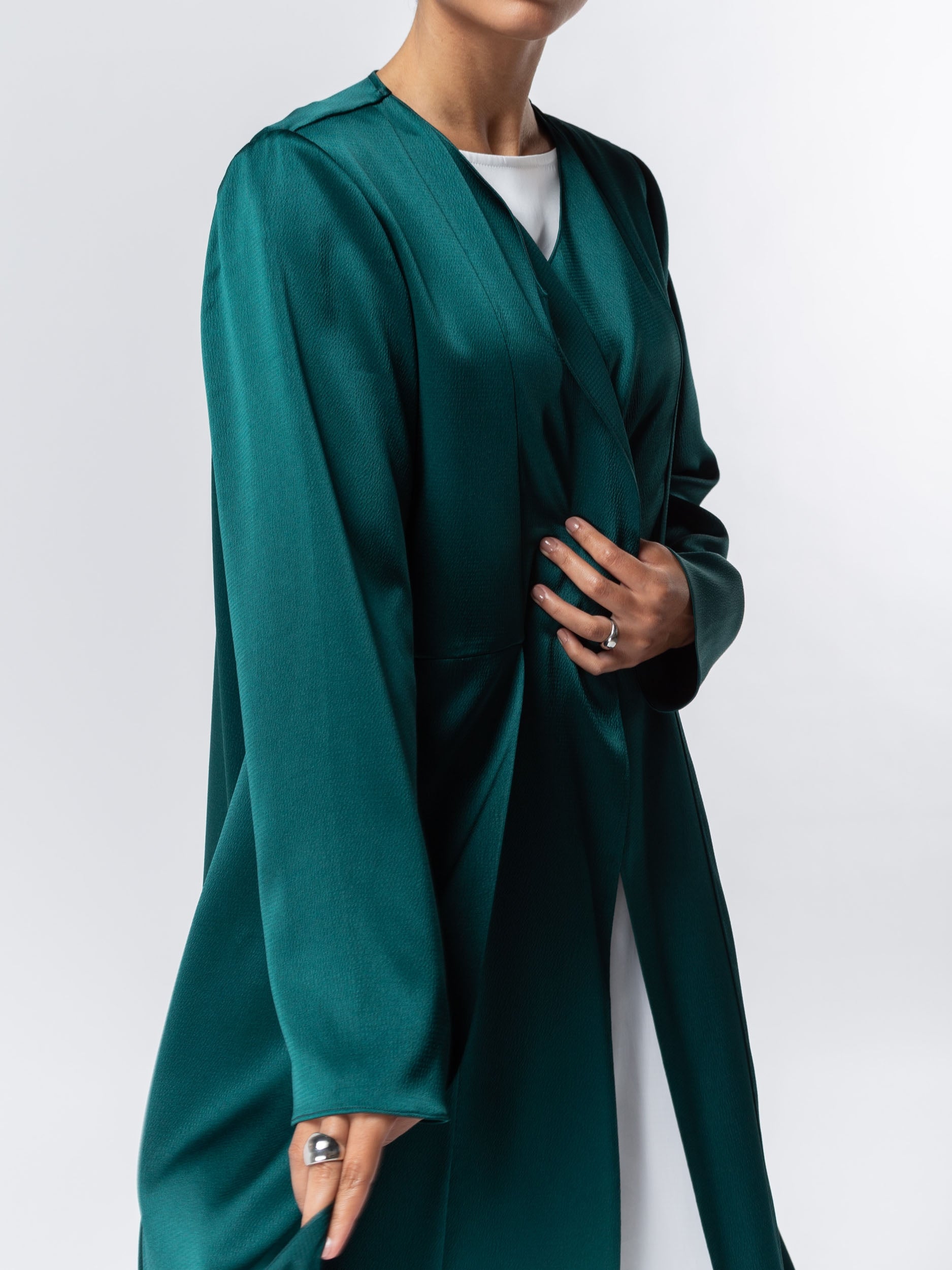 Polished Layer Abaya in Emerald Green