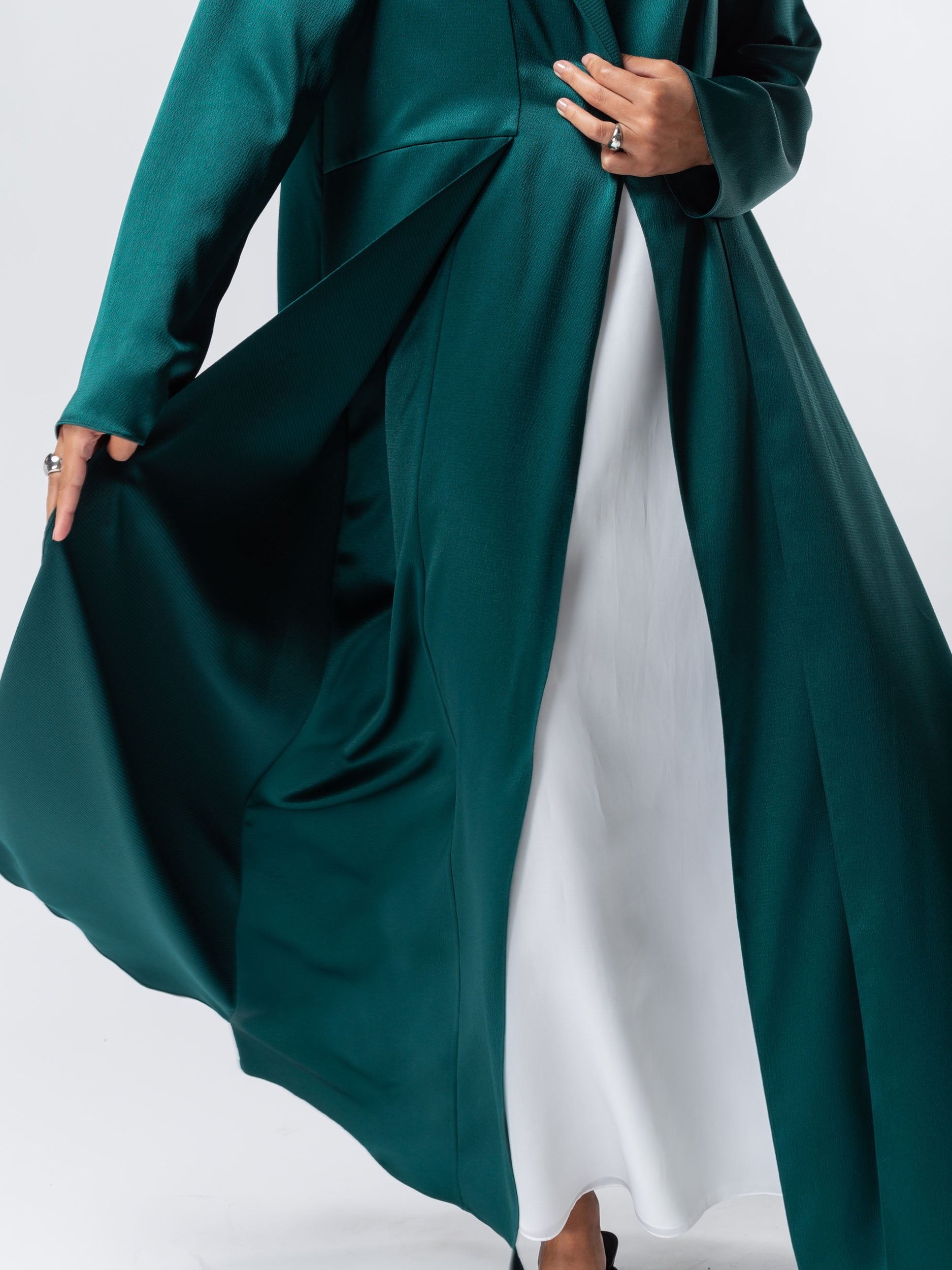 Polished Layer Abaya in Emerald Green