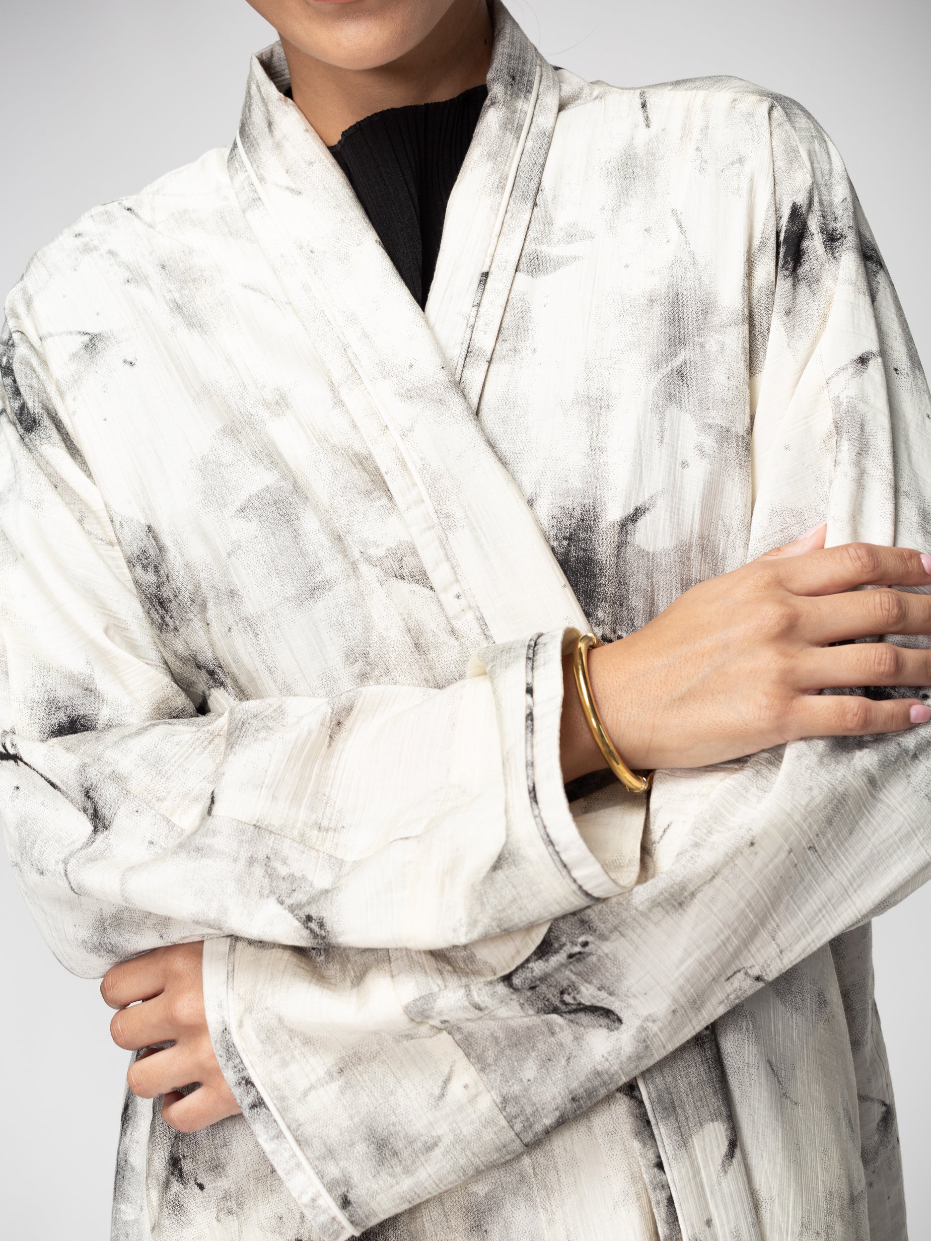 Flowy Off-White Floral Abaya