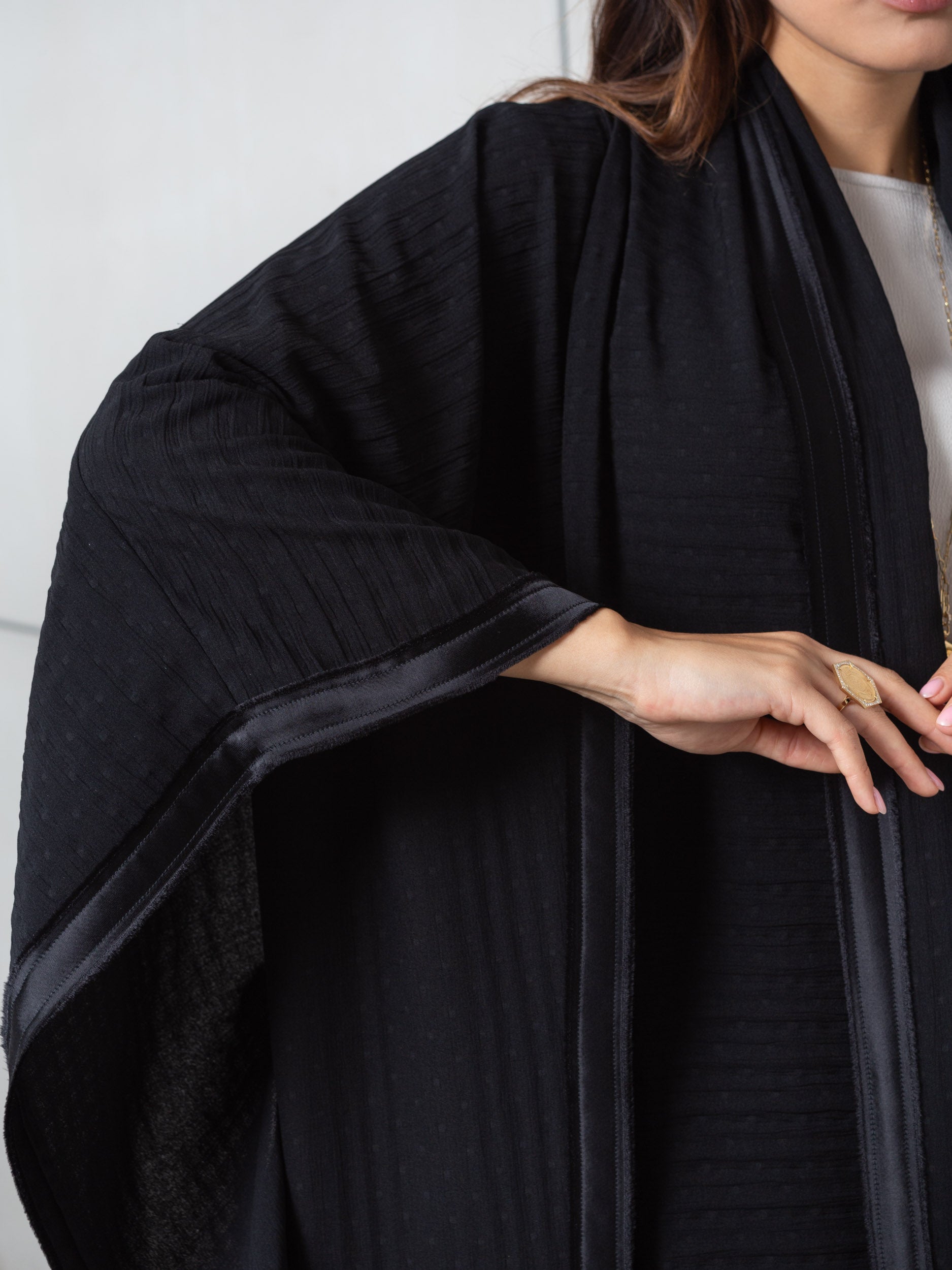 Flow Abaya with Satin in Black