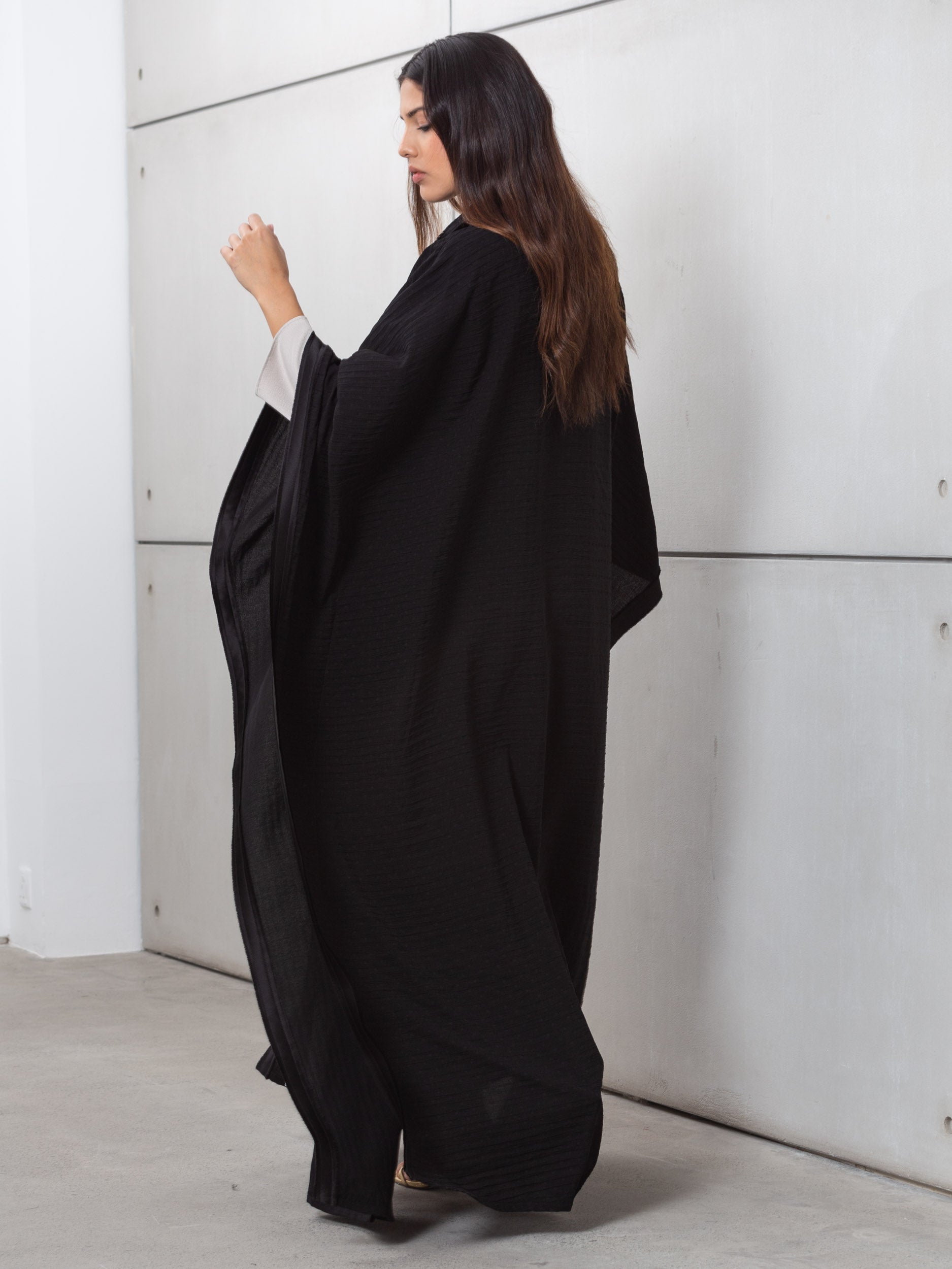 Flow Abaya with Satin in Black