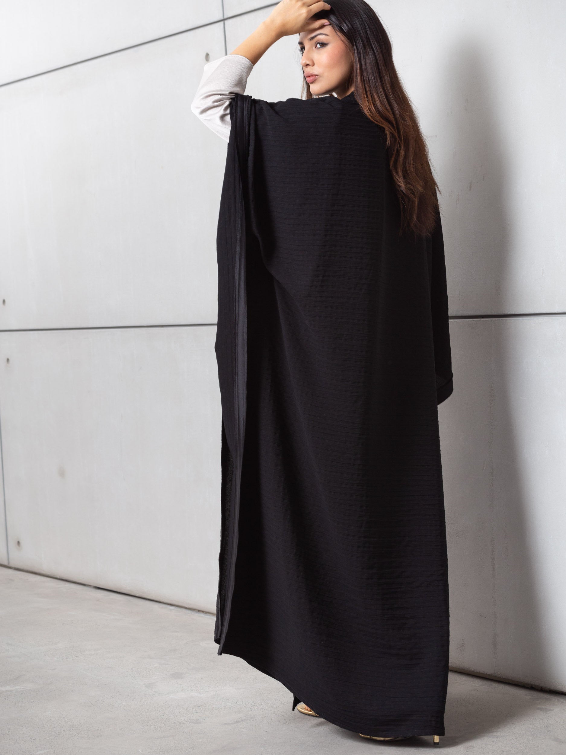 Flow Abaya with Satin in Black