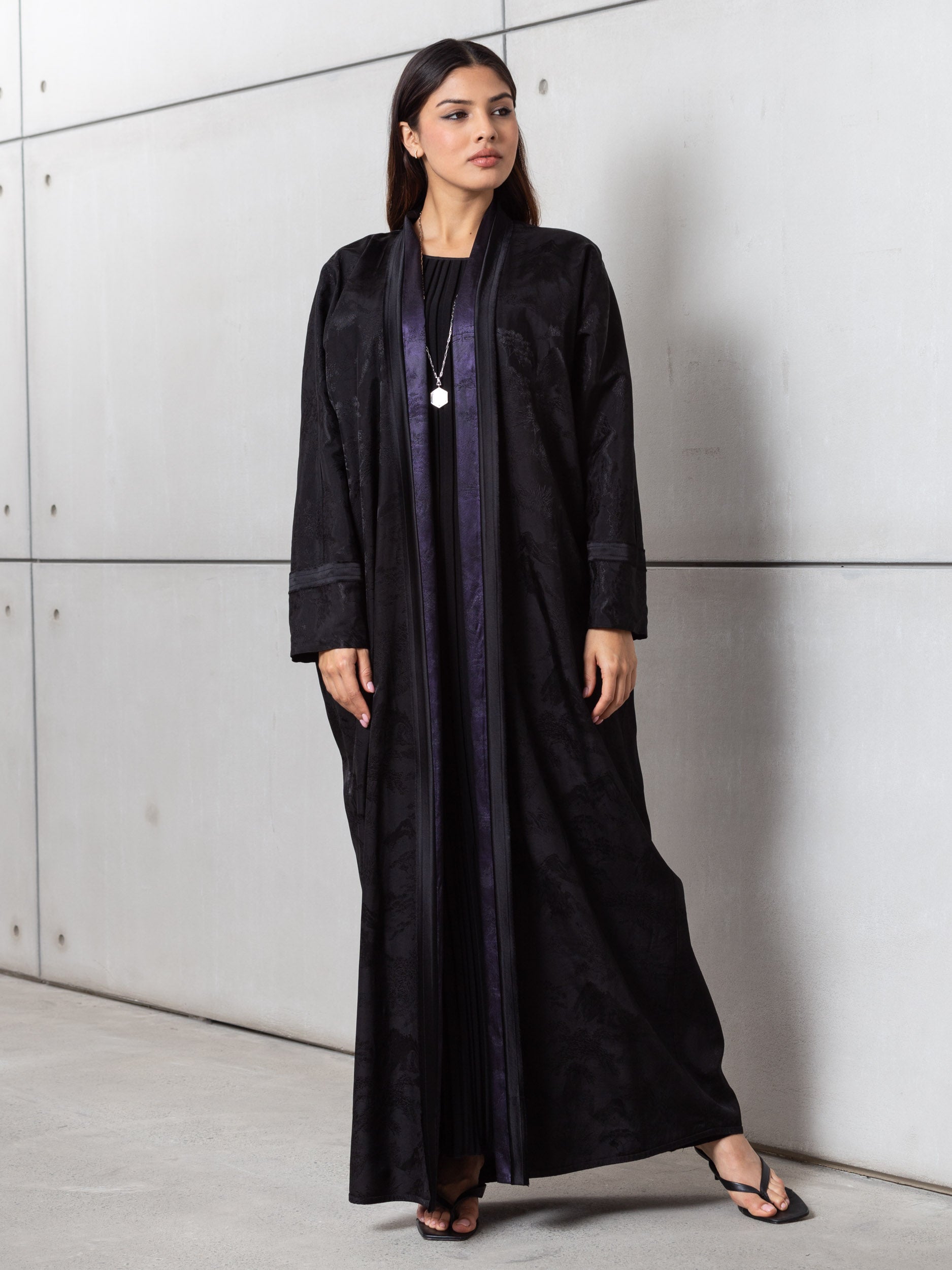 Reversible Abaya in Plum &amp; Black