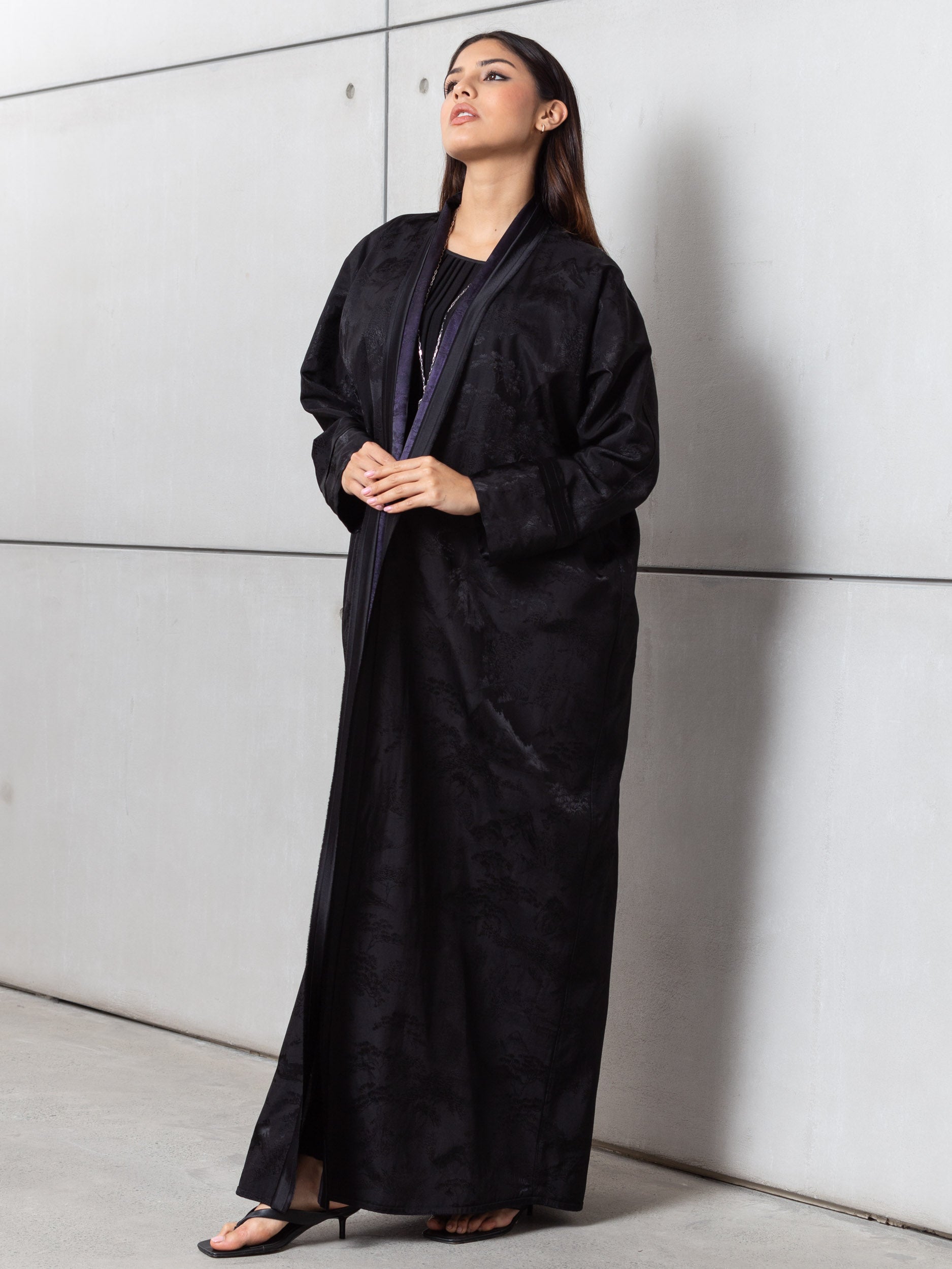 Reversible Abaya in Plum &amp; Black