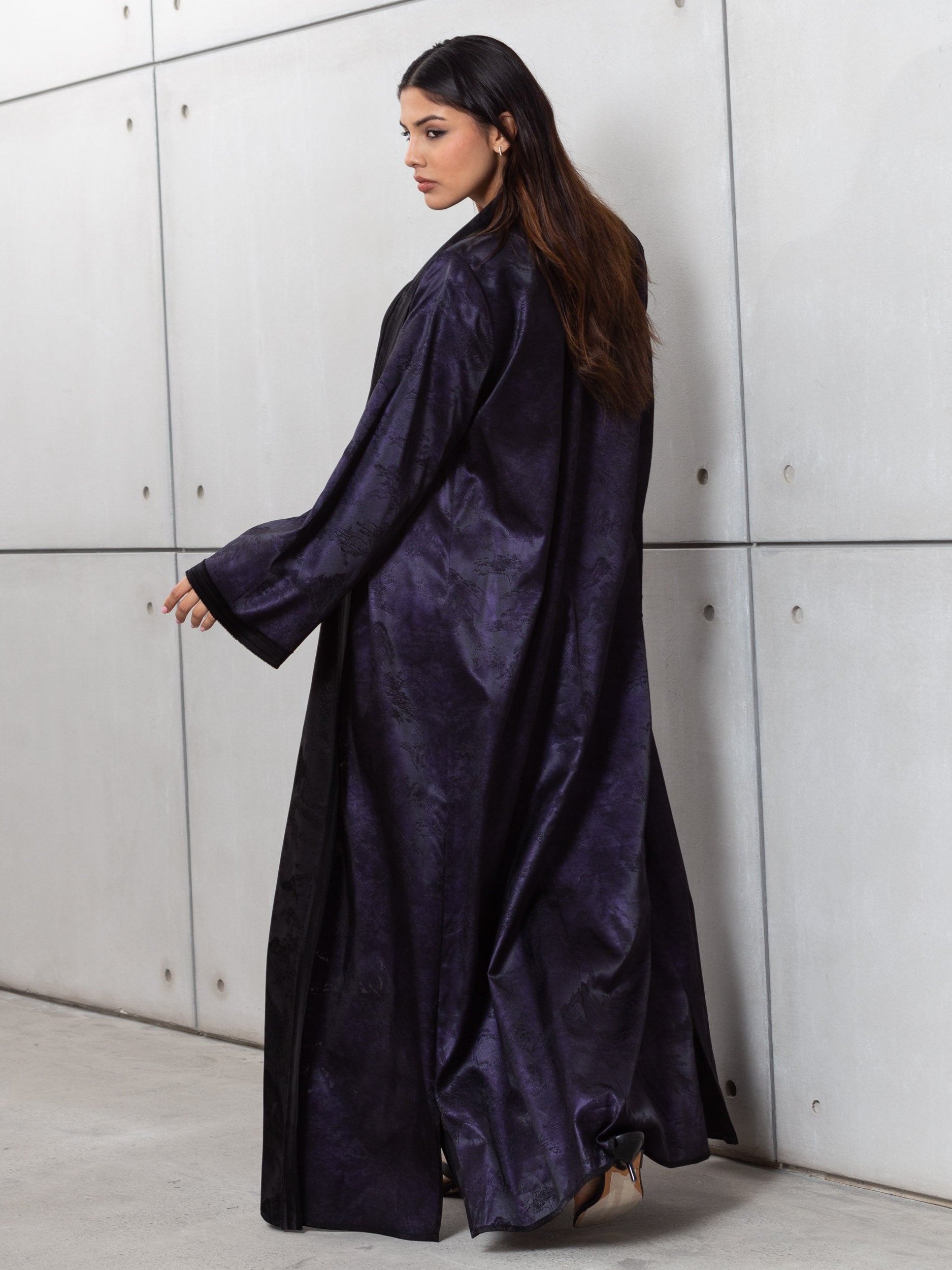 Reversible Abaya in Black &amp; Plum