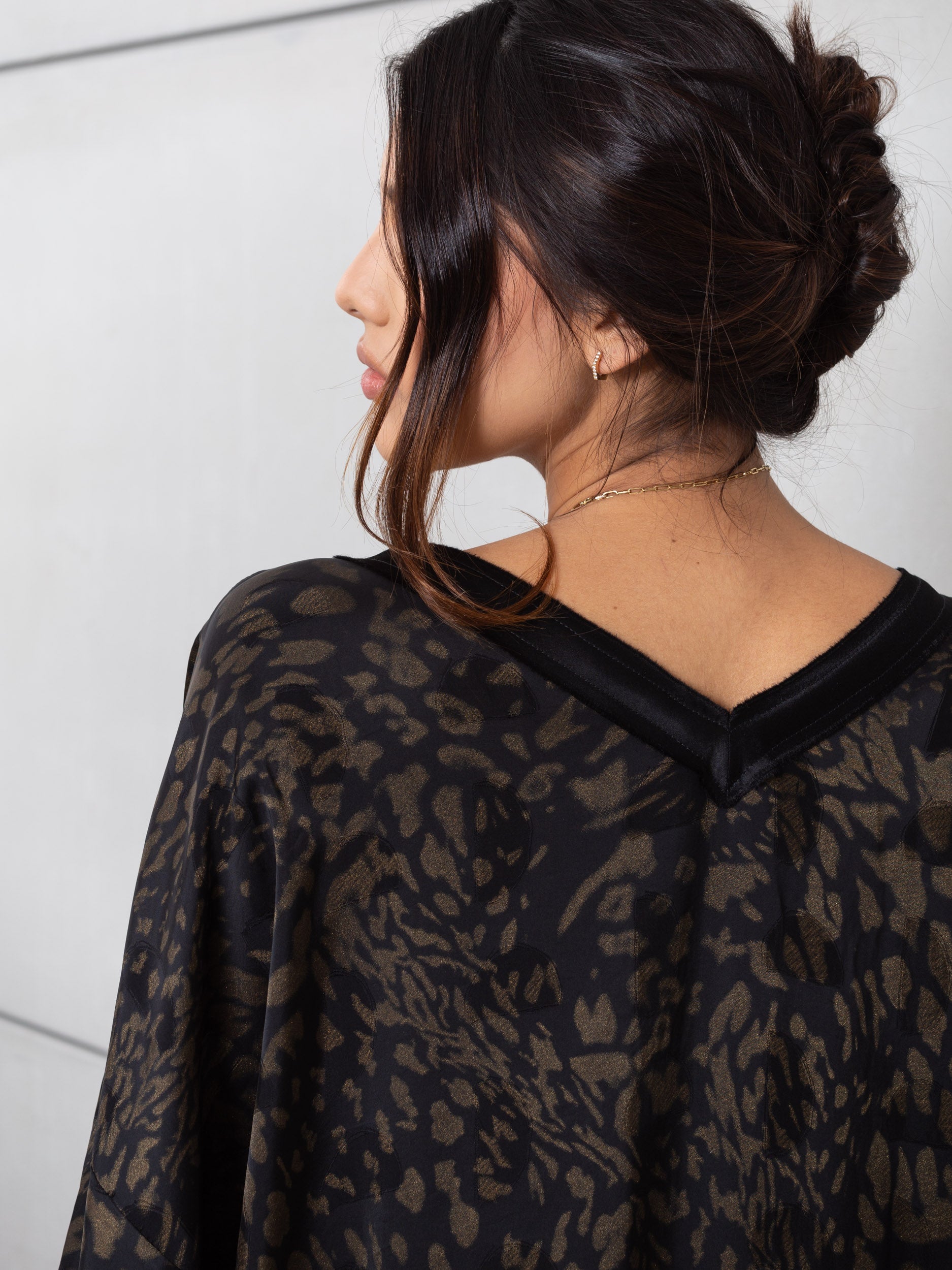 Flow Kaftan in Noir Gold