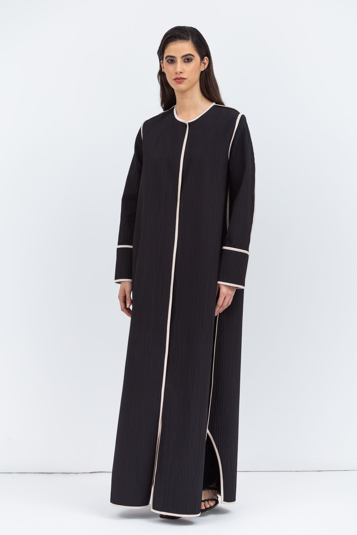 Structured Abaya in Black and White RTW