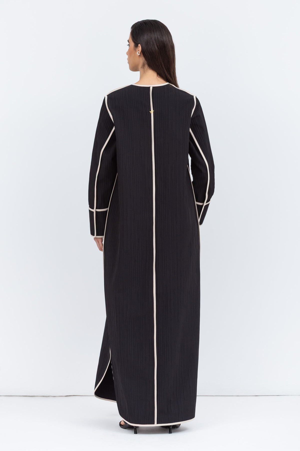 Structured Abaya in Black and White RTW