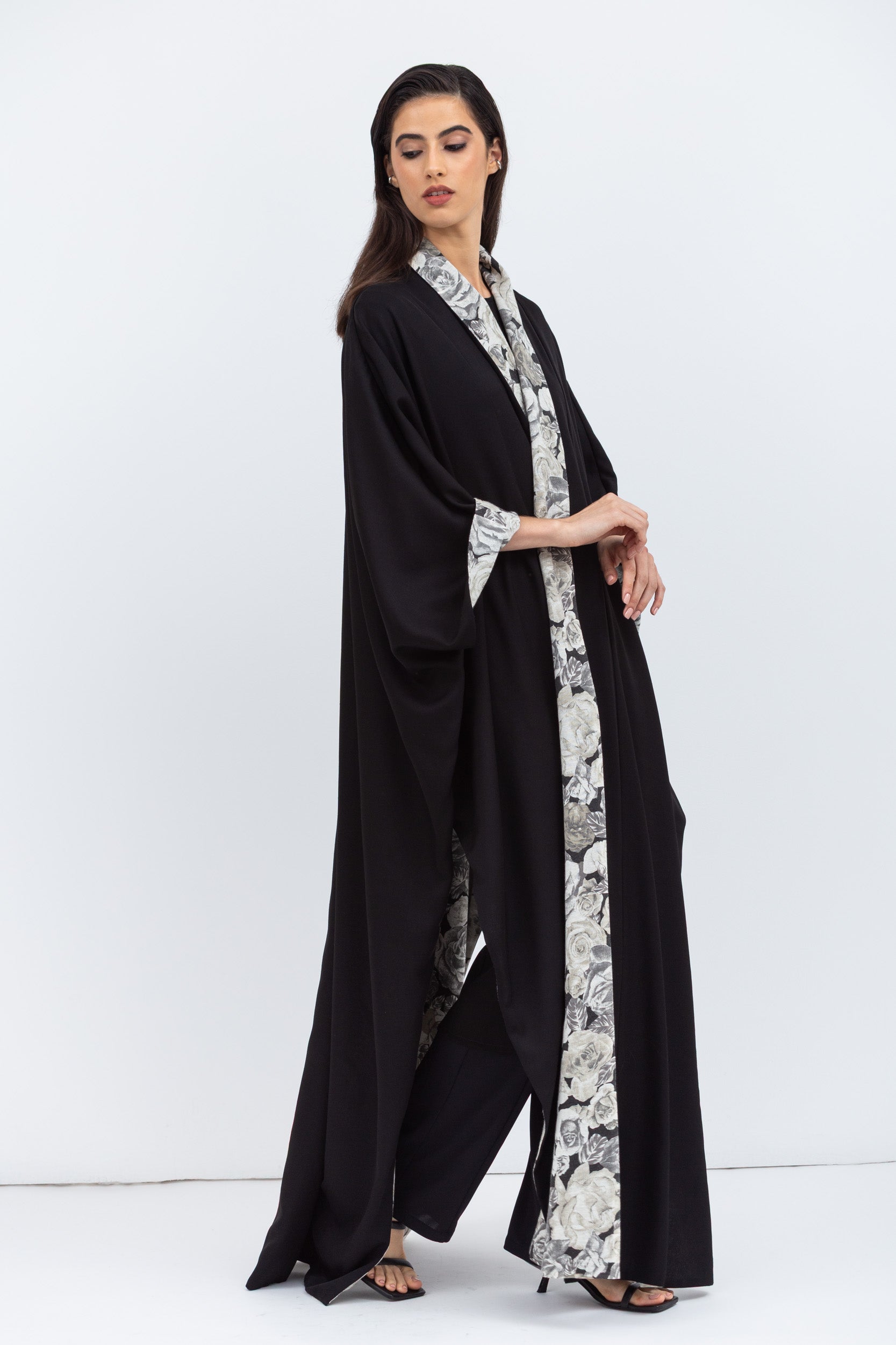 Reversible Shawl Abaya with Floral Pattern