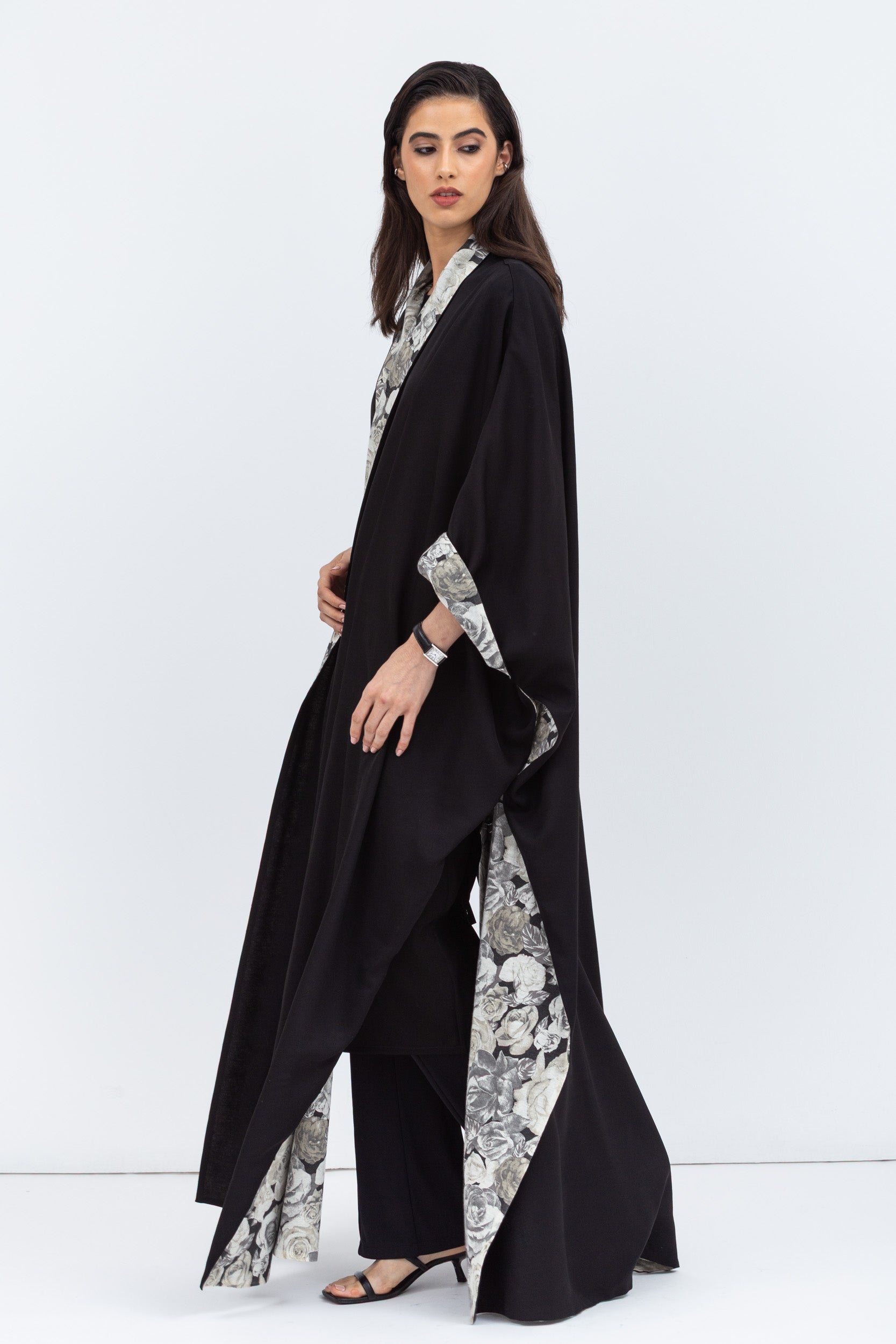 Reversible Shawl Abaya with Floral Pattern